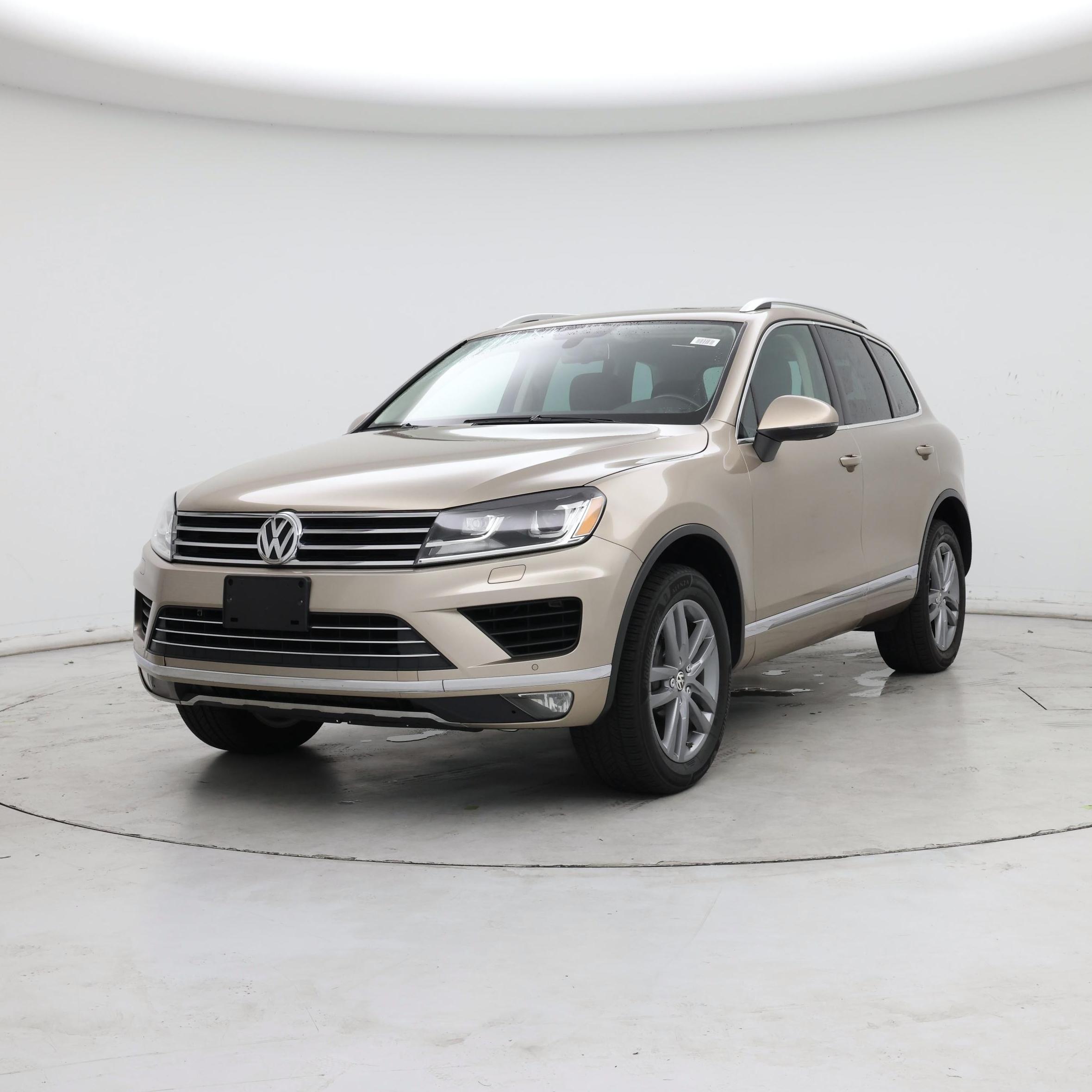 Thumbnail: 2016 Volkswagen Touareg - 4