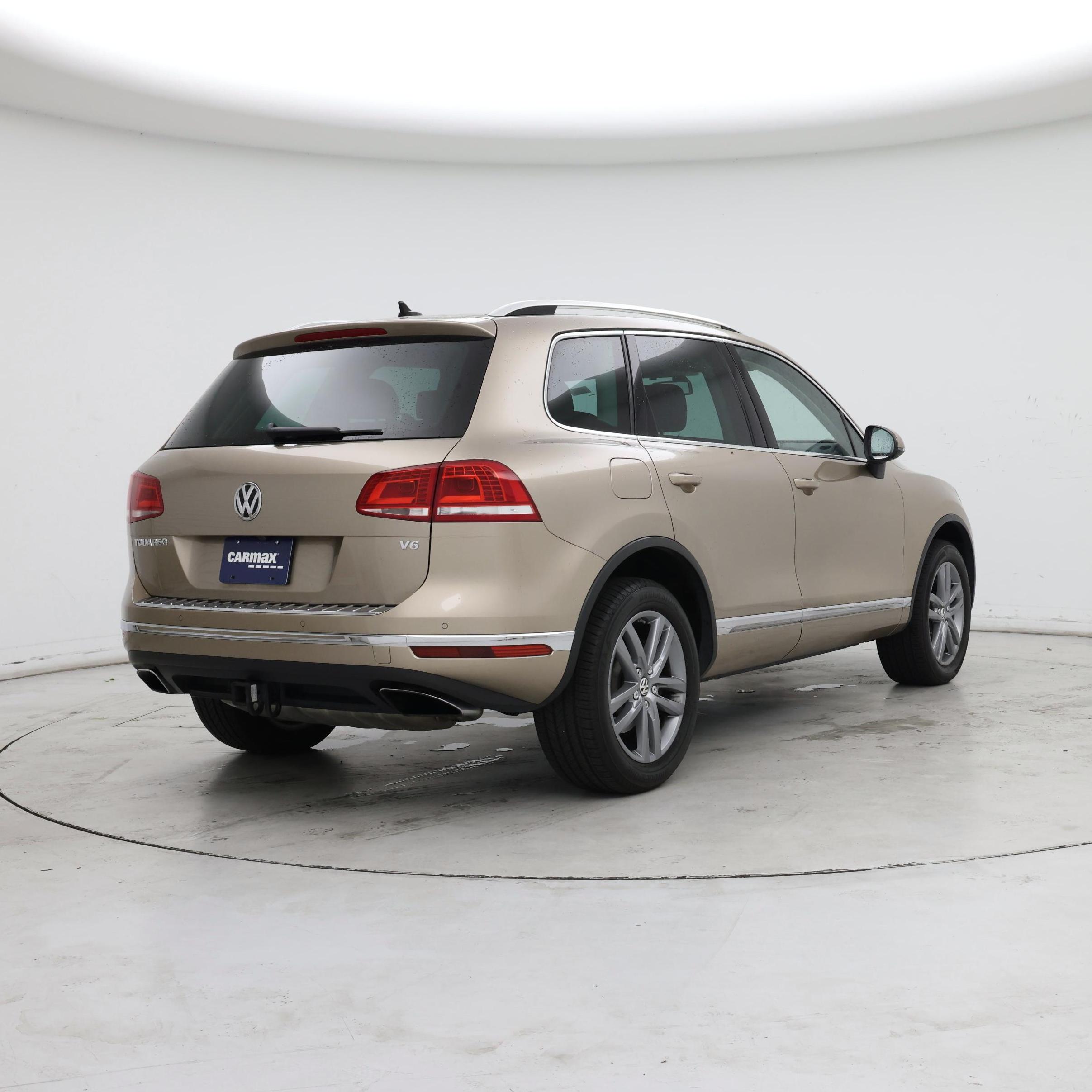 Thumbnail: 2016 Volkswagen Touareg - 8