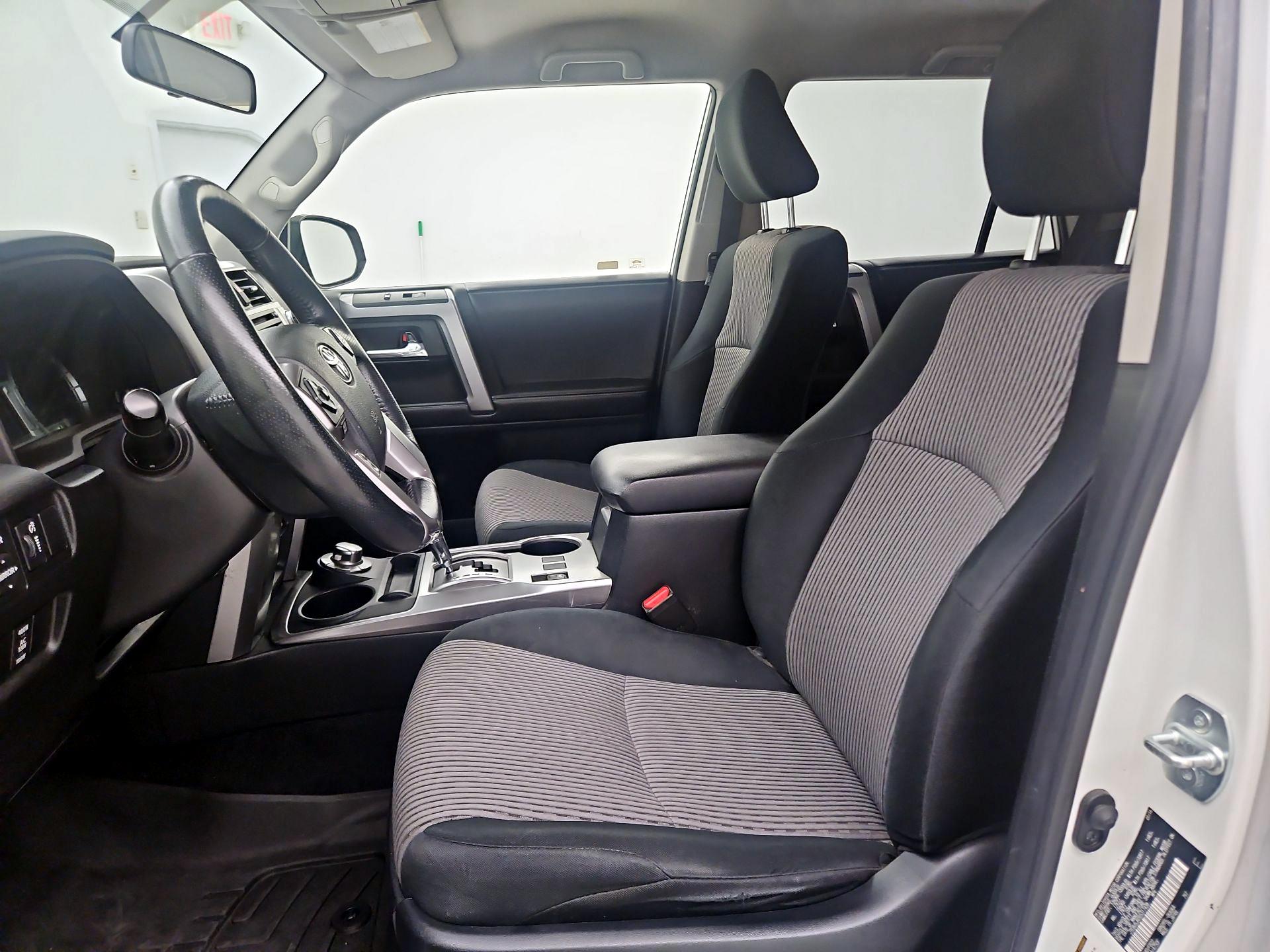 Thumbnail: 2016 Toyota 4Runner - 11