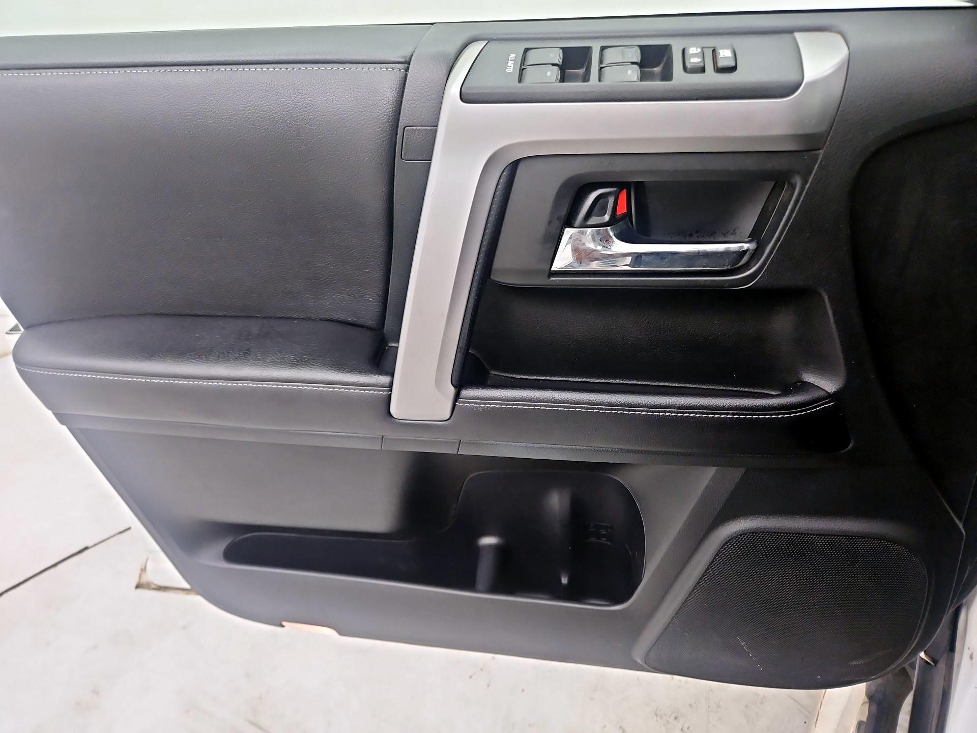 Thumbnail: 2016 Toyota 4Runner - 12