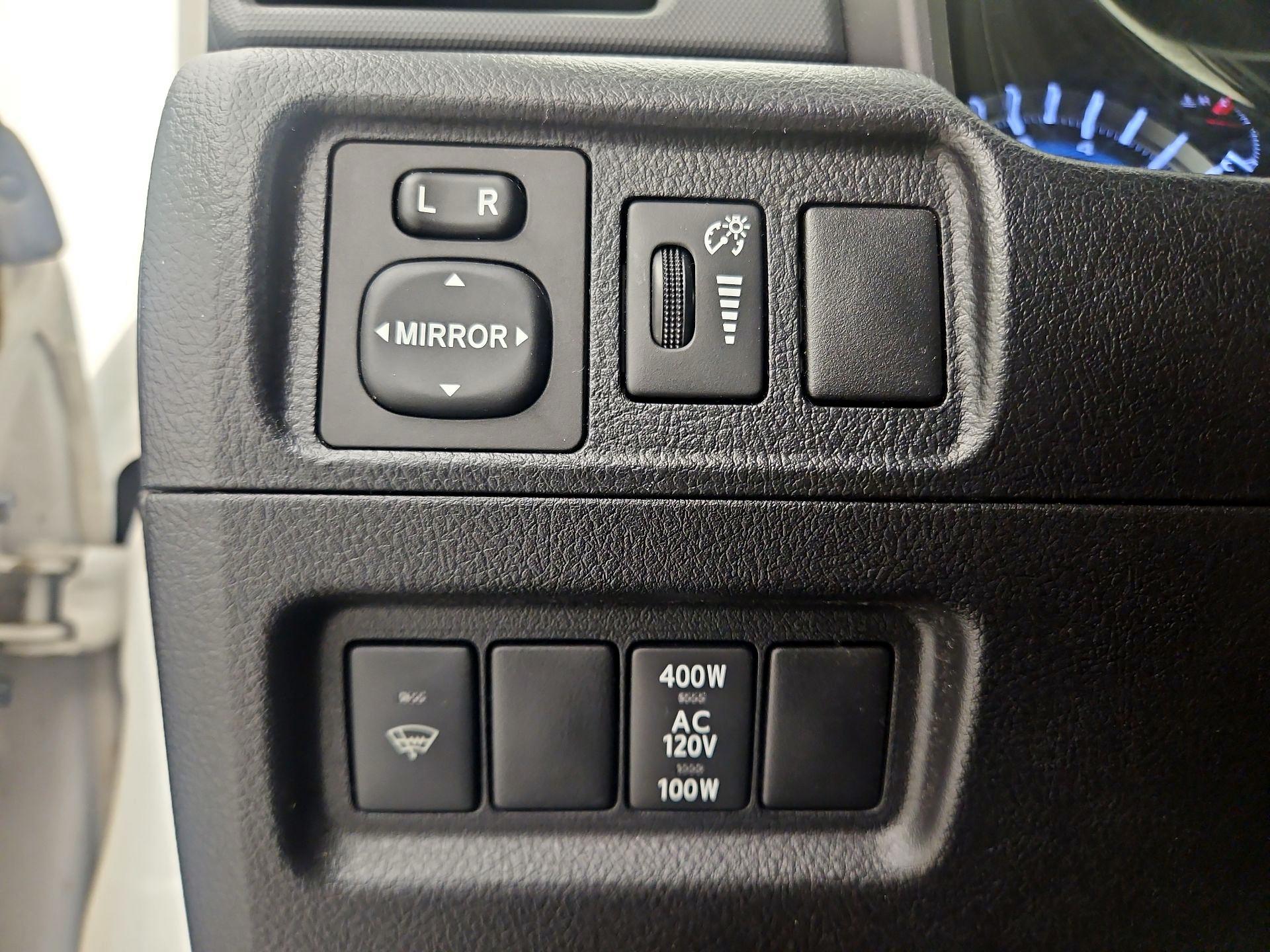 Thumbnail: 2016 Toyota 4Runner - 13