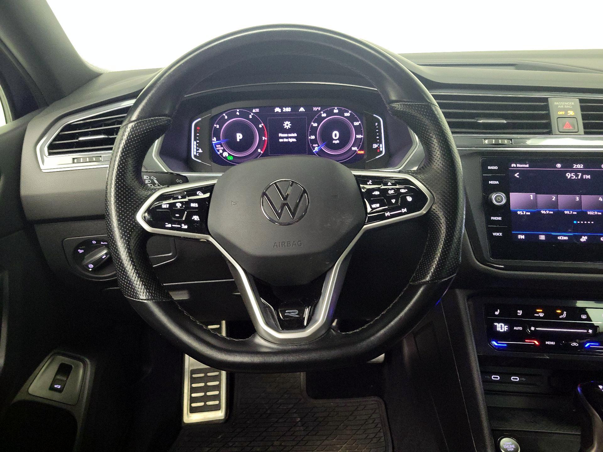 Thumbnail: 2022 Volkswagen Tiguan - 10