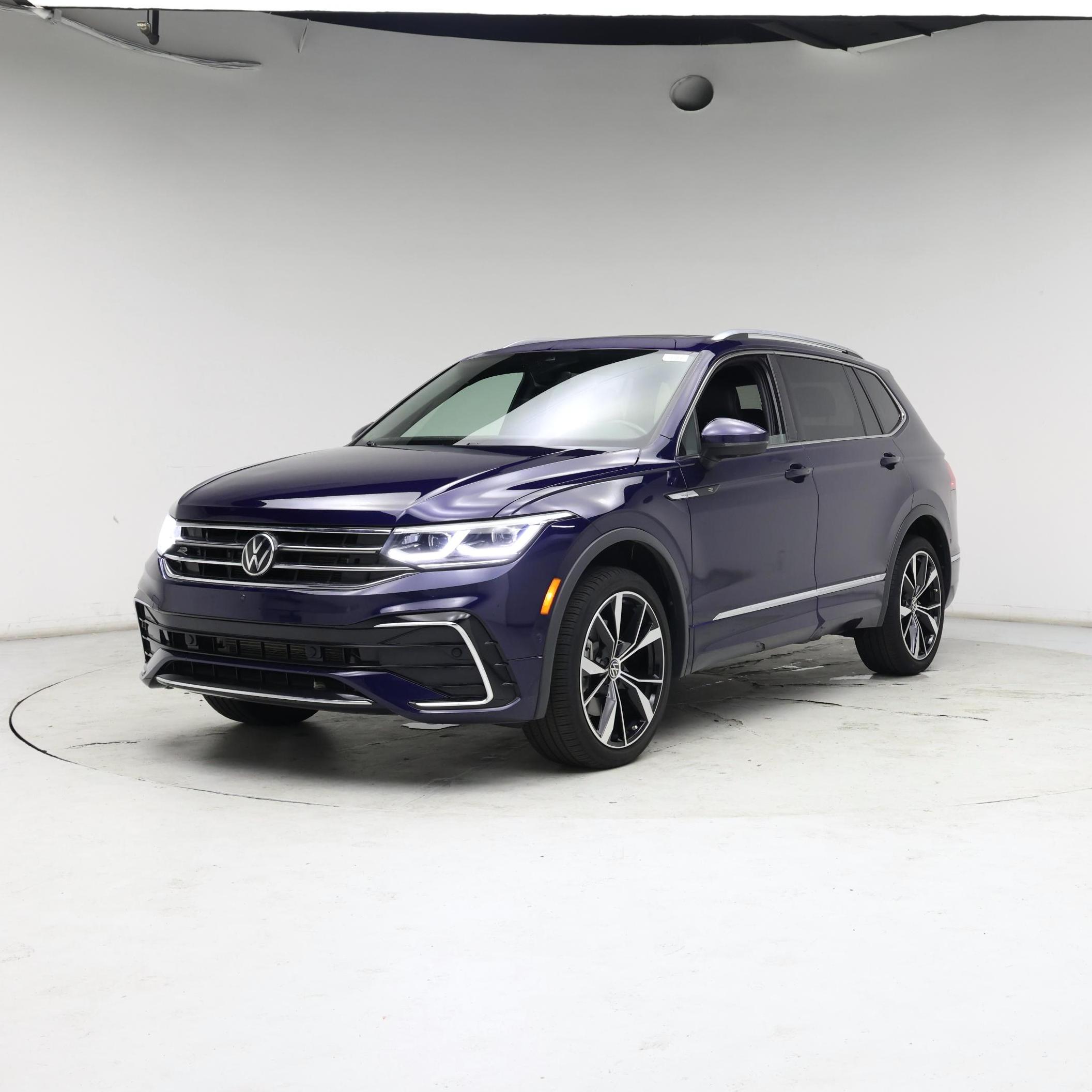 Thumbnail: 2022 Volkswagen Tiguan - 4