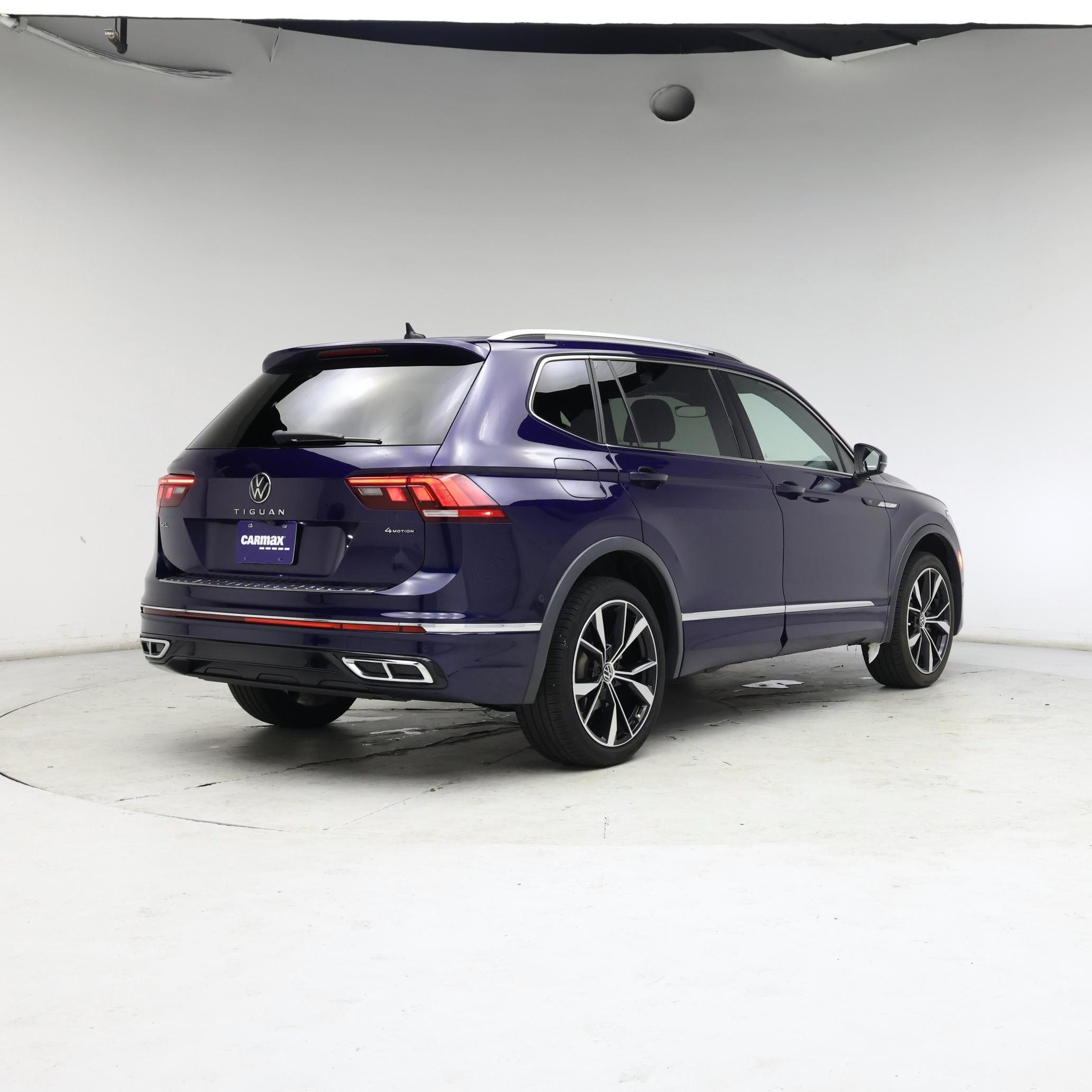 Thumbnail: 2022 Volkswagen Tiguan - 8