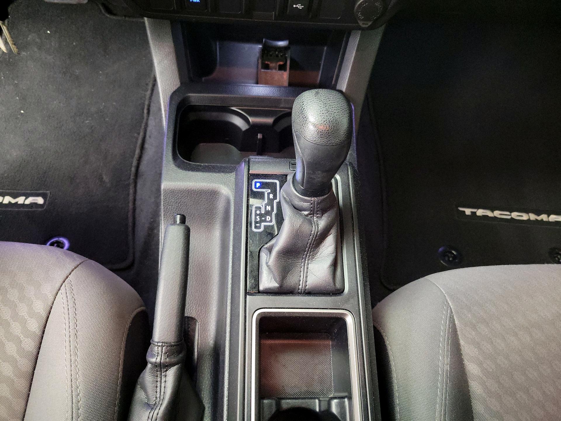 Thumbnail: 2021 Toyota Tacoma - 17