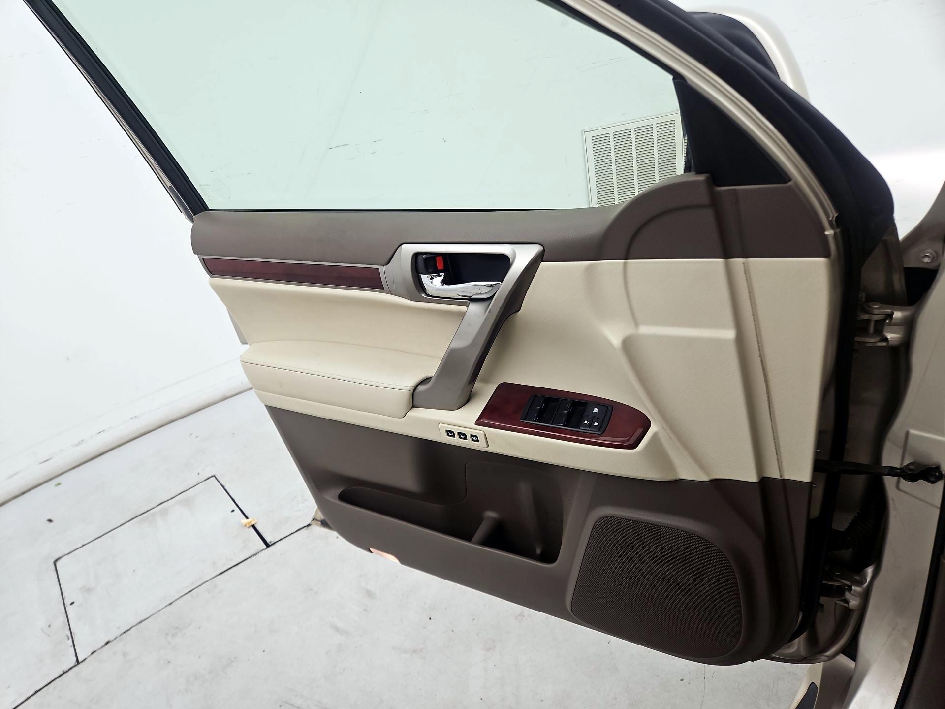 Thumbnail: 2013 Lexus GX - 12