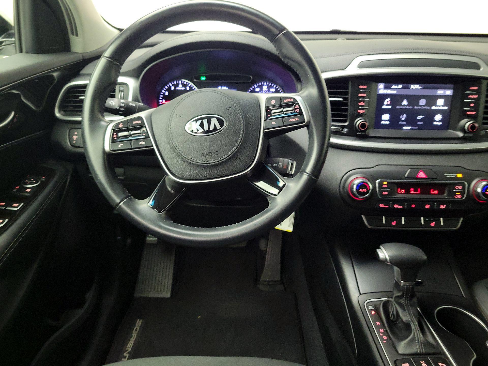 Thumbnail: 2020 Kia Sorento - 10
