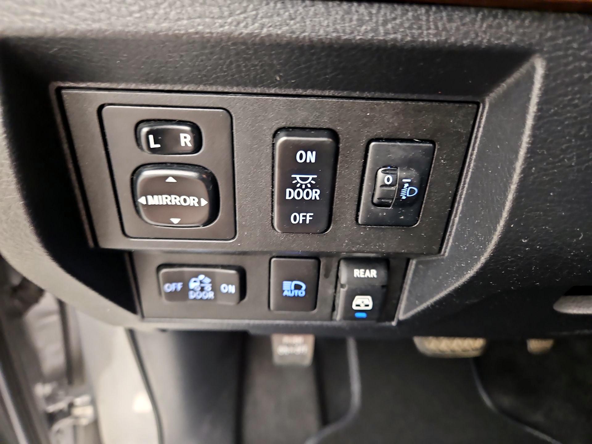 Thumbnail: 2018 Toyota Tundra - 13