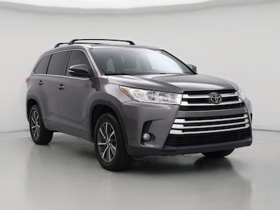 Gray 2017 Toyota Highlander XLE