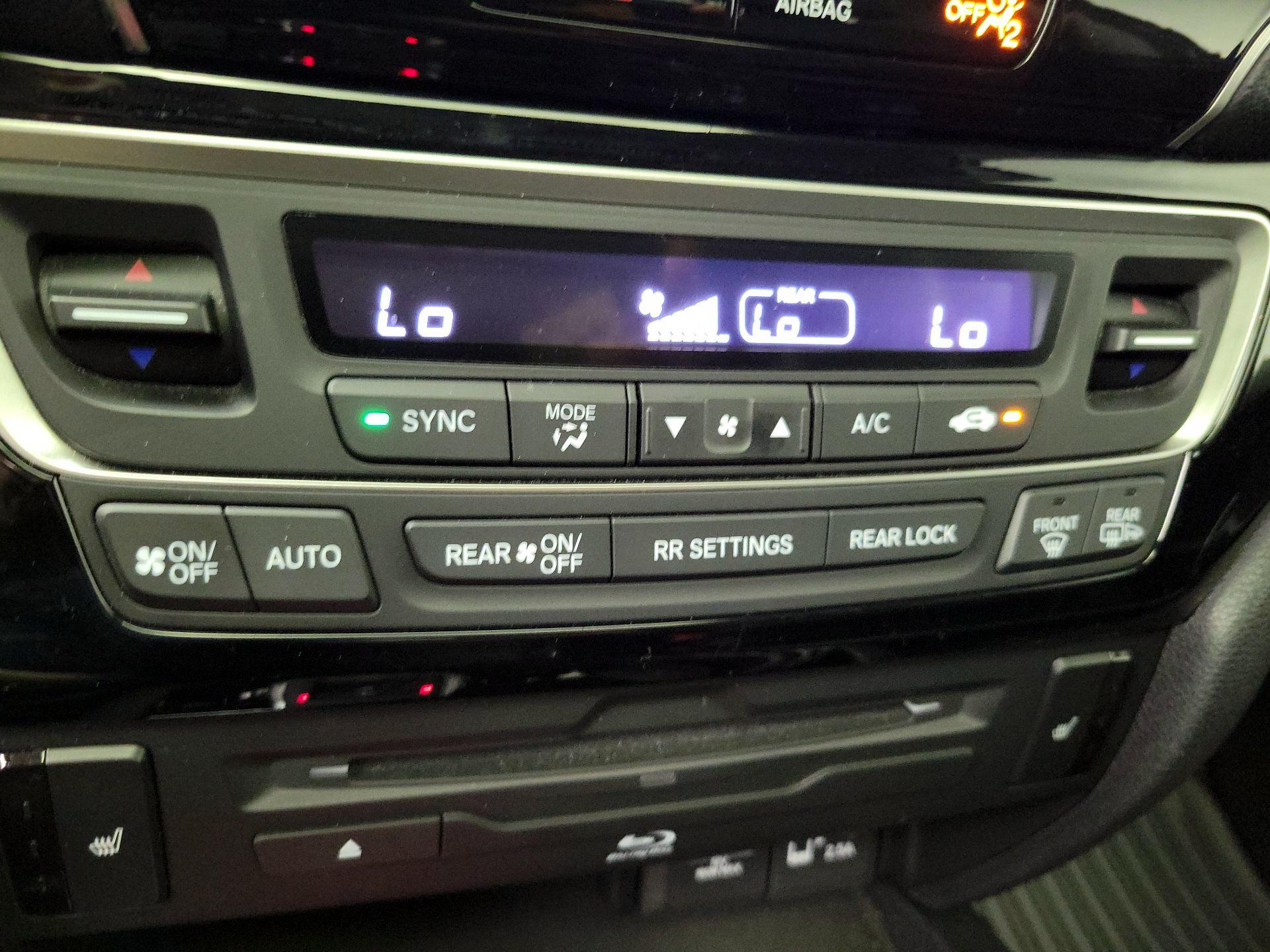 Thumbnail: 2020 Honda Pilot - 17