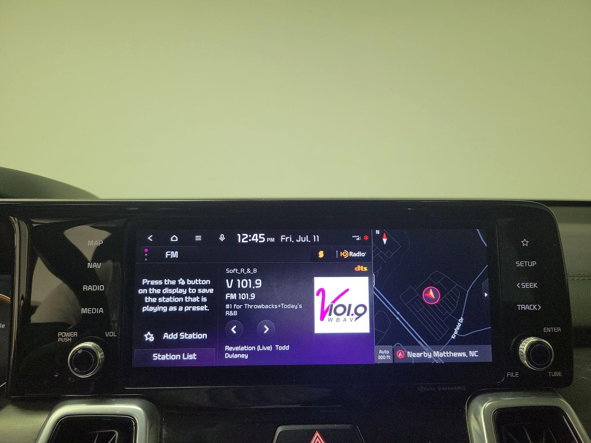 Thumbnail: 2023 Kia Sorento - 16