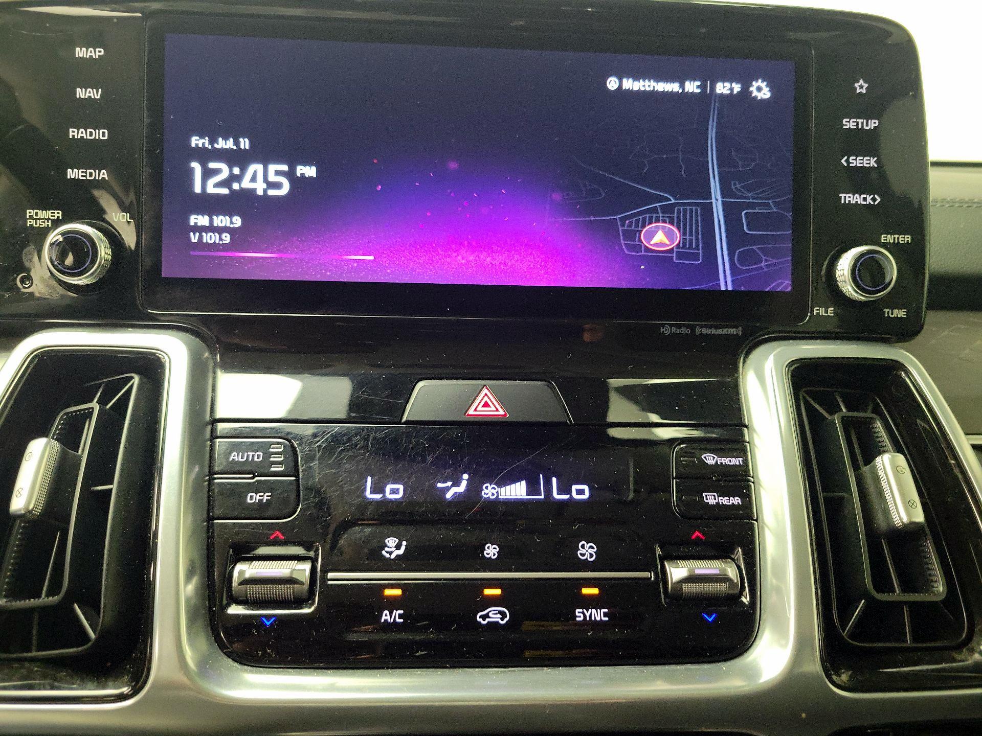 Thumbnail: 2023 Kia Sorento - 17