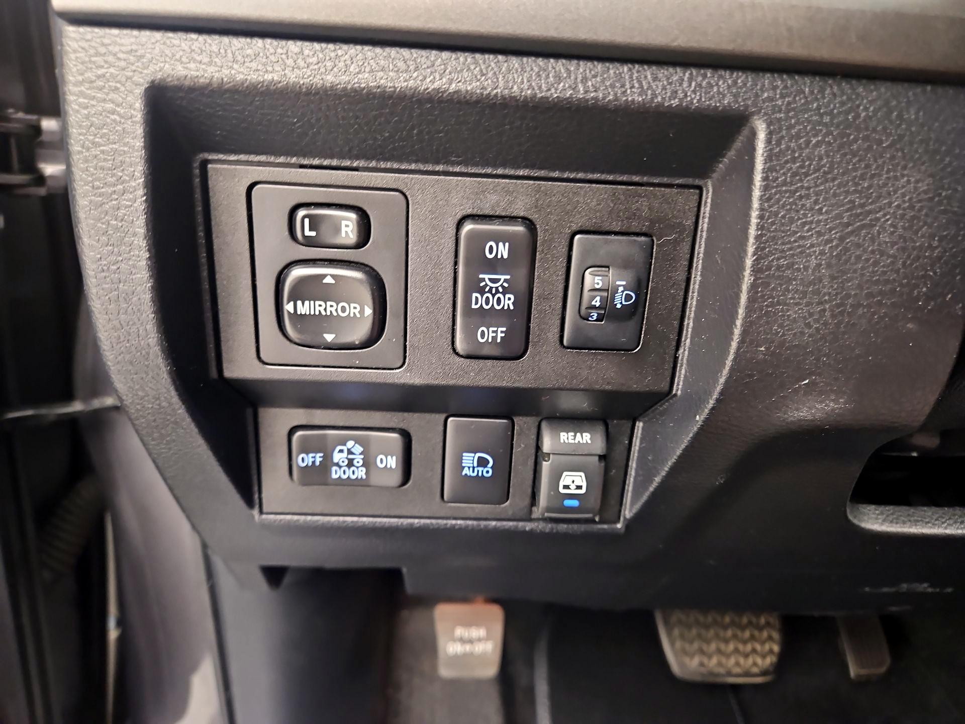 Thumbnail: 2018 Toyota Tundra - 13