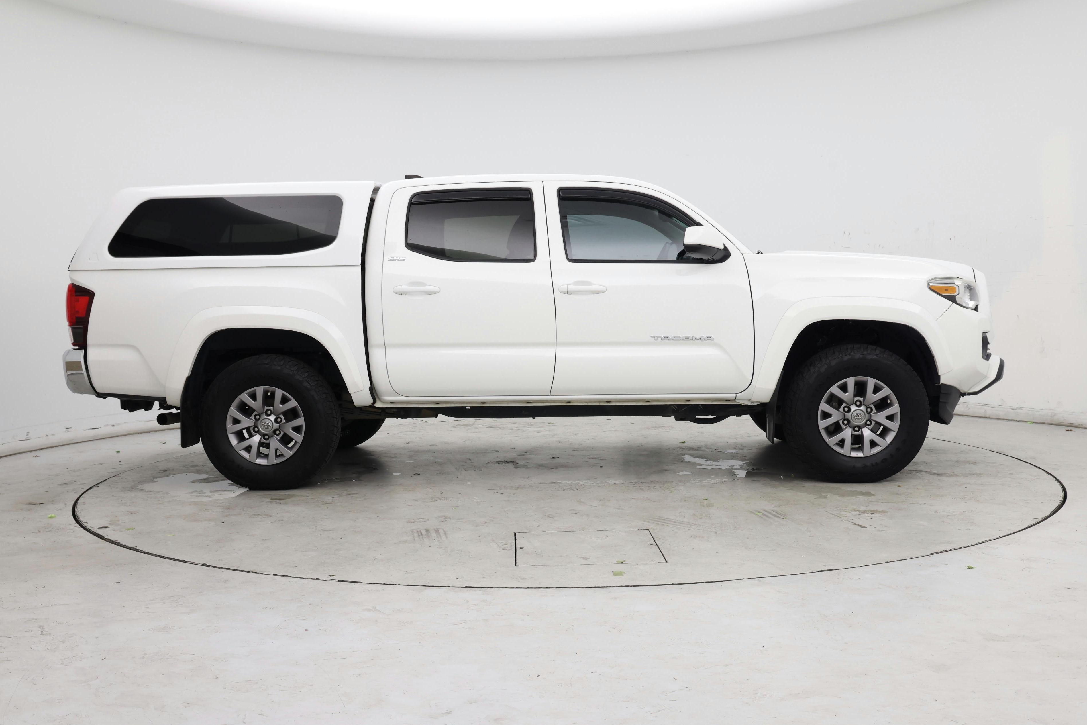 Thumbnail: 2018 Toyota Tacoma - 7