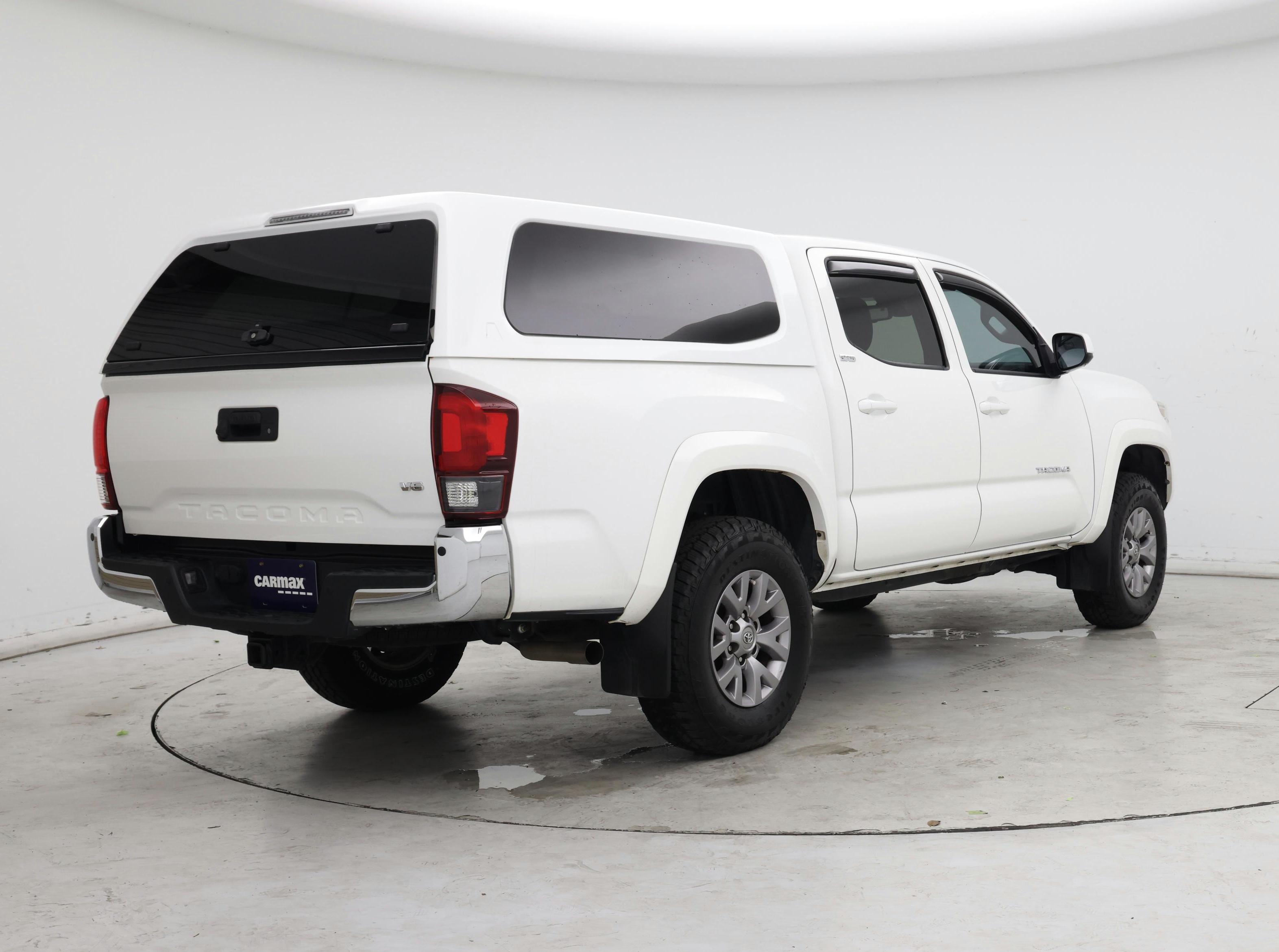 Thumbnail: 2018 Toyota Tacoma - 8