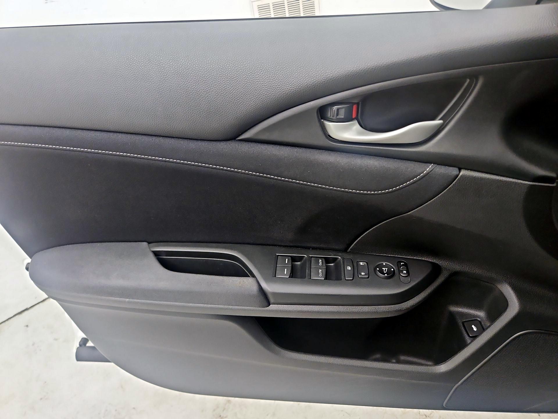 Thumbnail: 2019 Honda Insight - 12