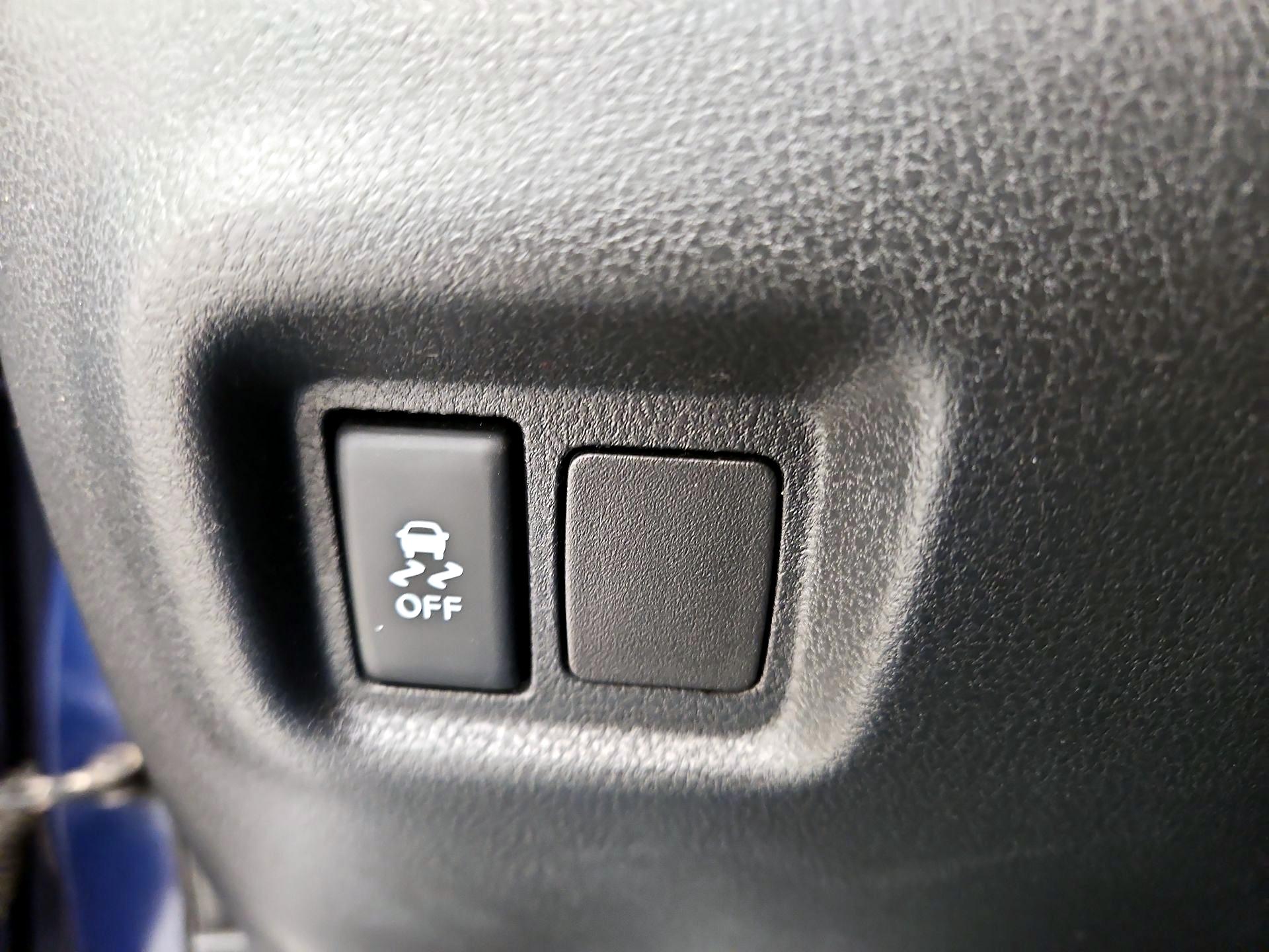 Thumbnail: 2014 Nissan Versa - 13