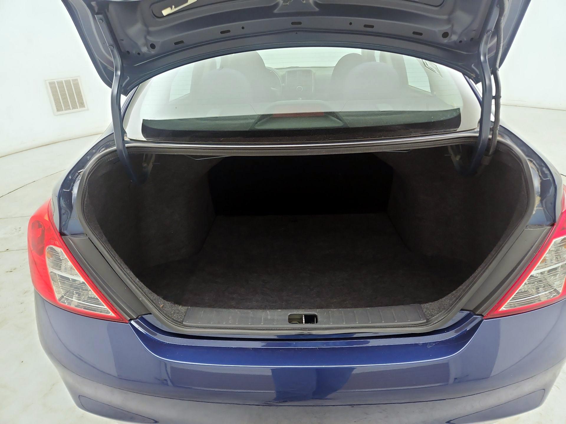 Thumbnail: 2014 Nissan Versa - 18