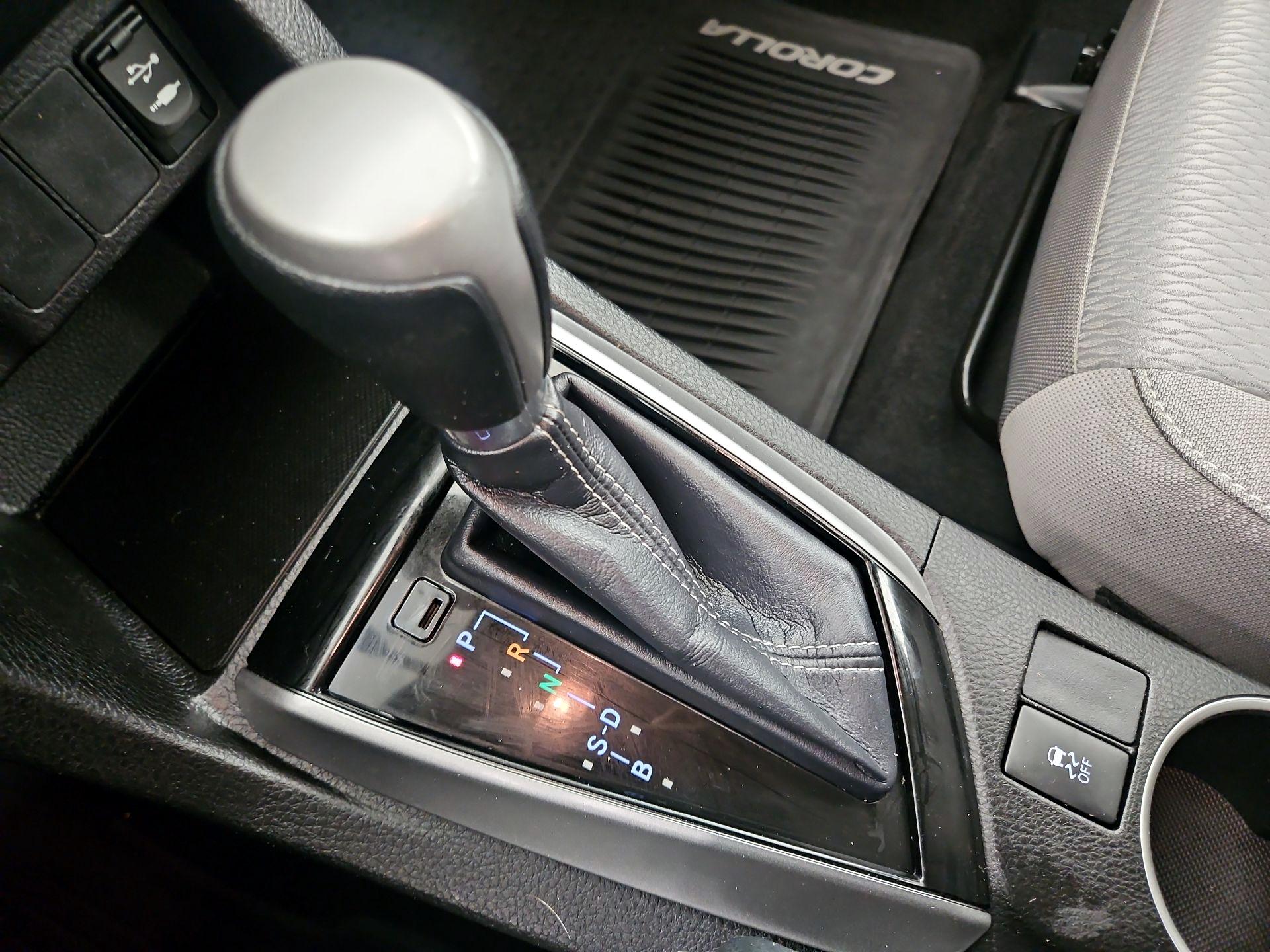 Thumbnail: 2016 Toyota Corolla - 17