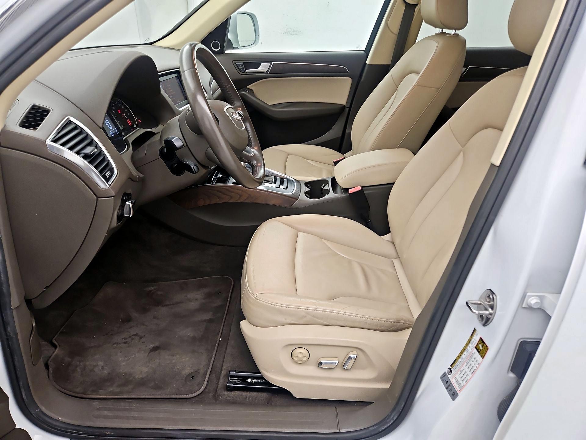 Thumbnail: 2014 Audi Q5 - 11