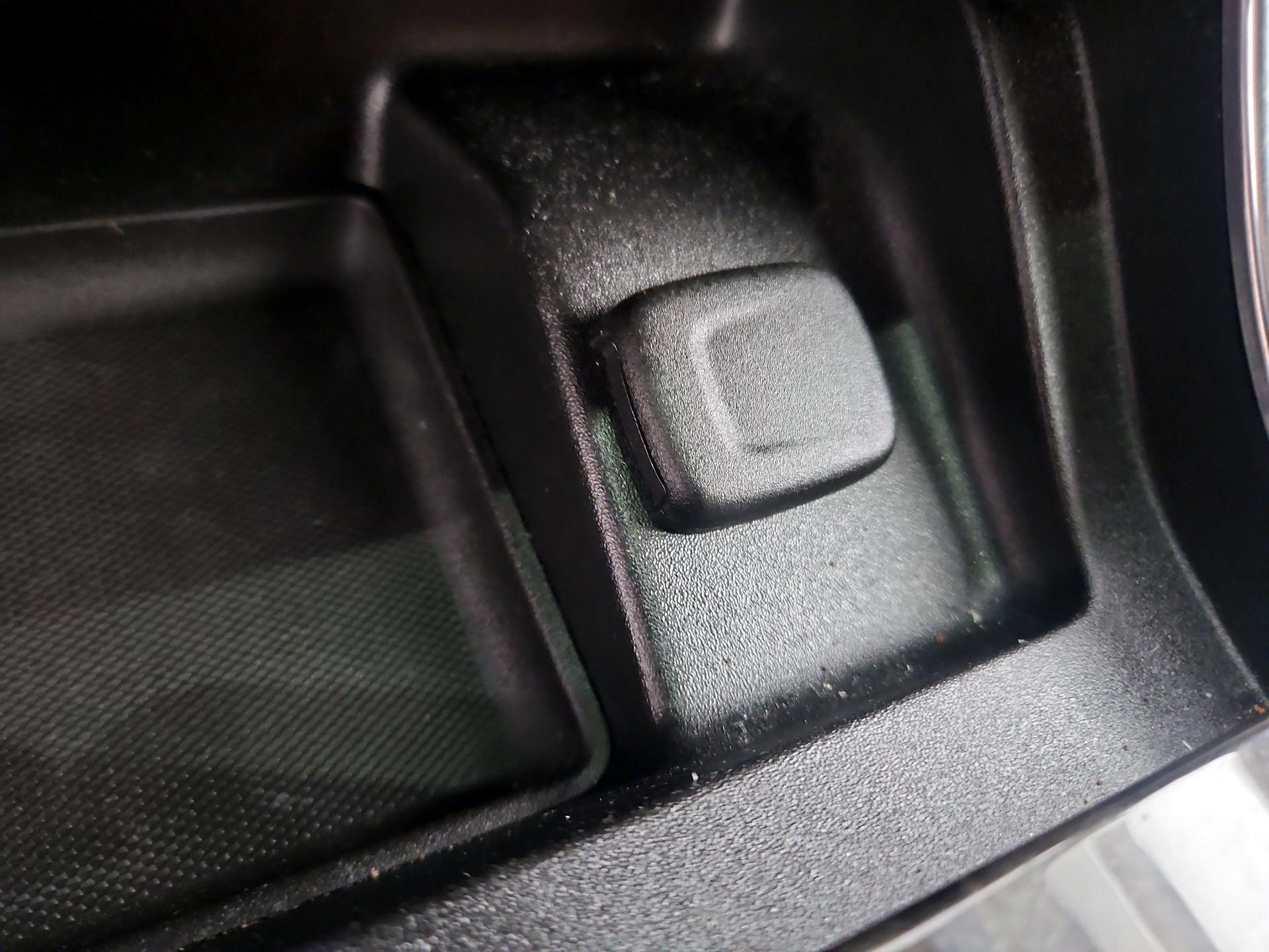 Thumbnail: 2014 Chevrolet Impala - 18