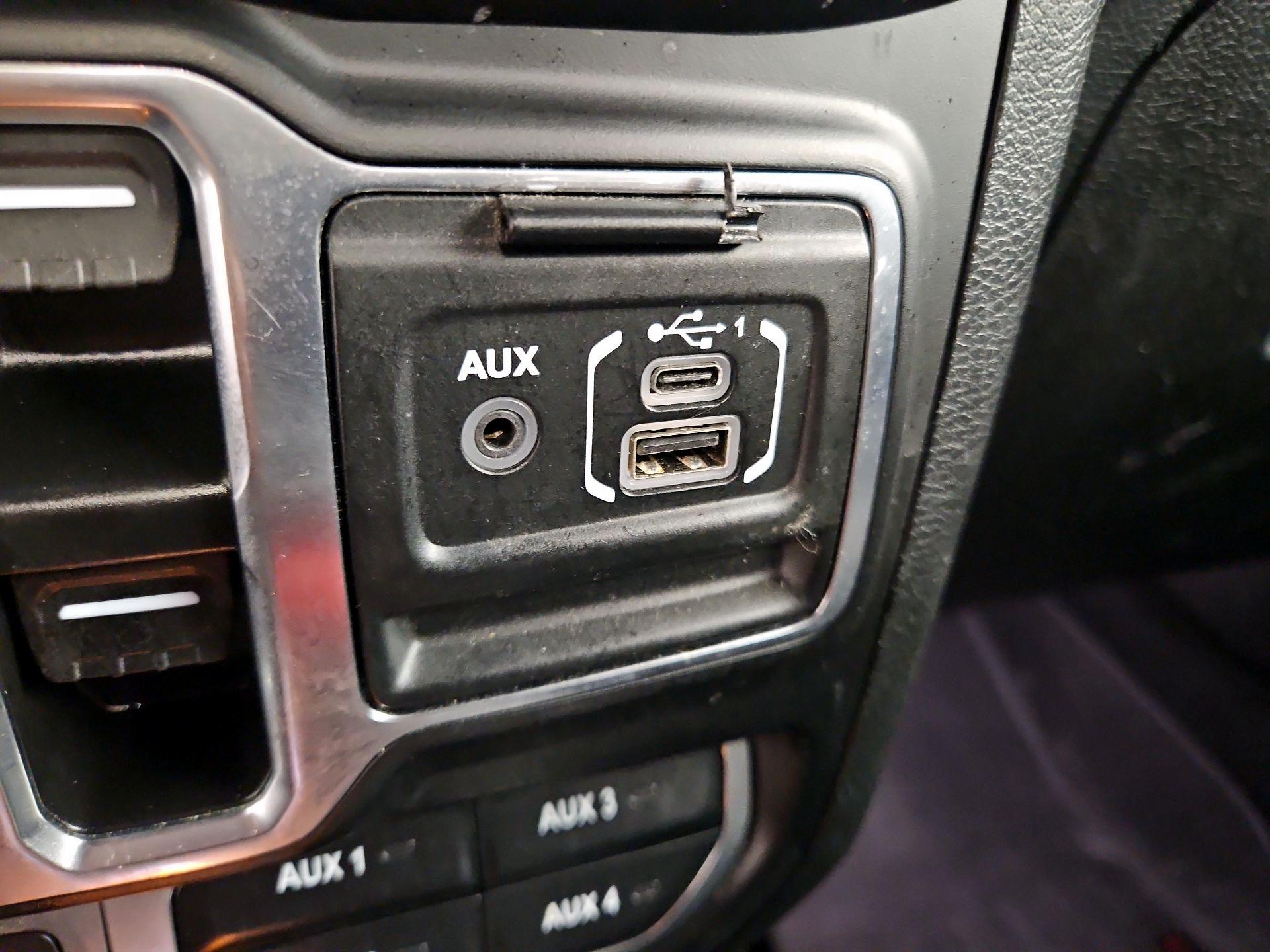 Thumbnail: 2020 Jeep Wrangler - 19