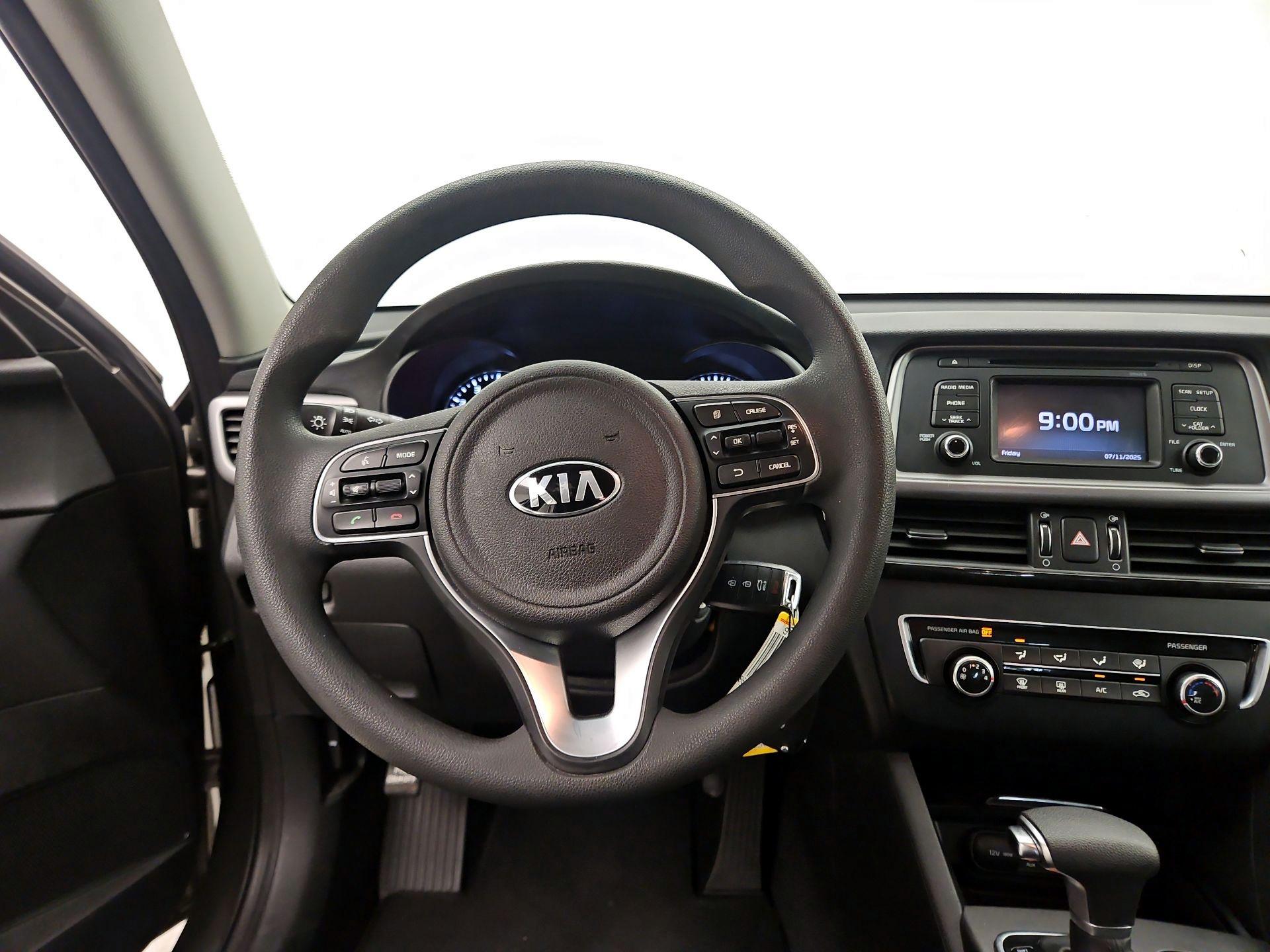 Thumbnail: 2016 Kia Optima - 10