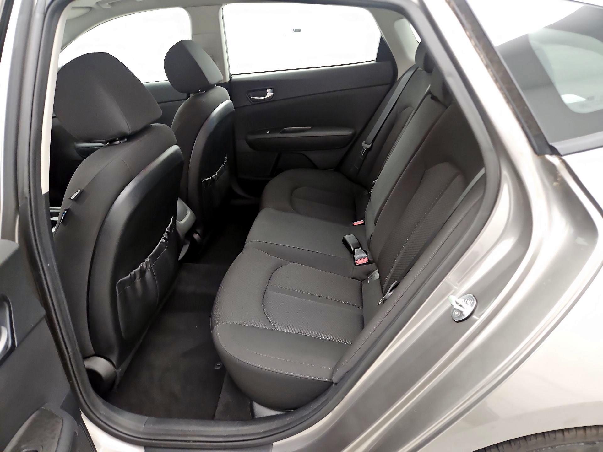 Thumbnail: 2016 Kia Optima - 19