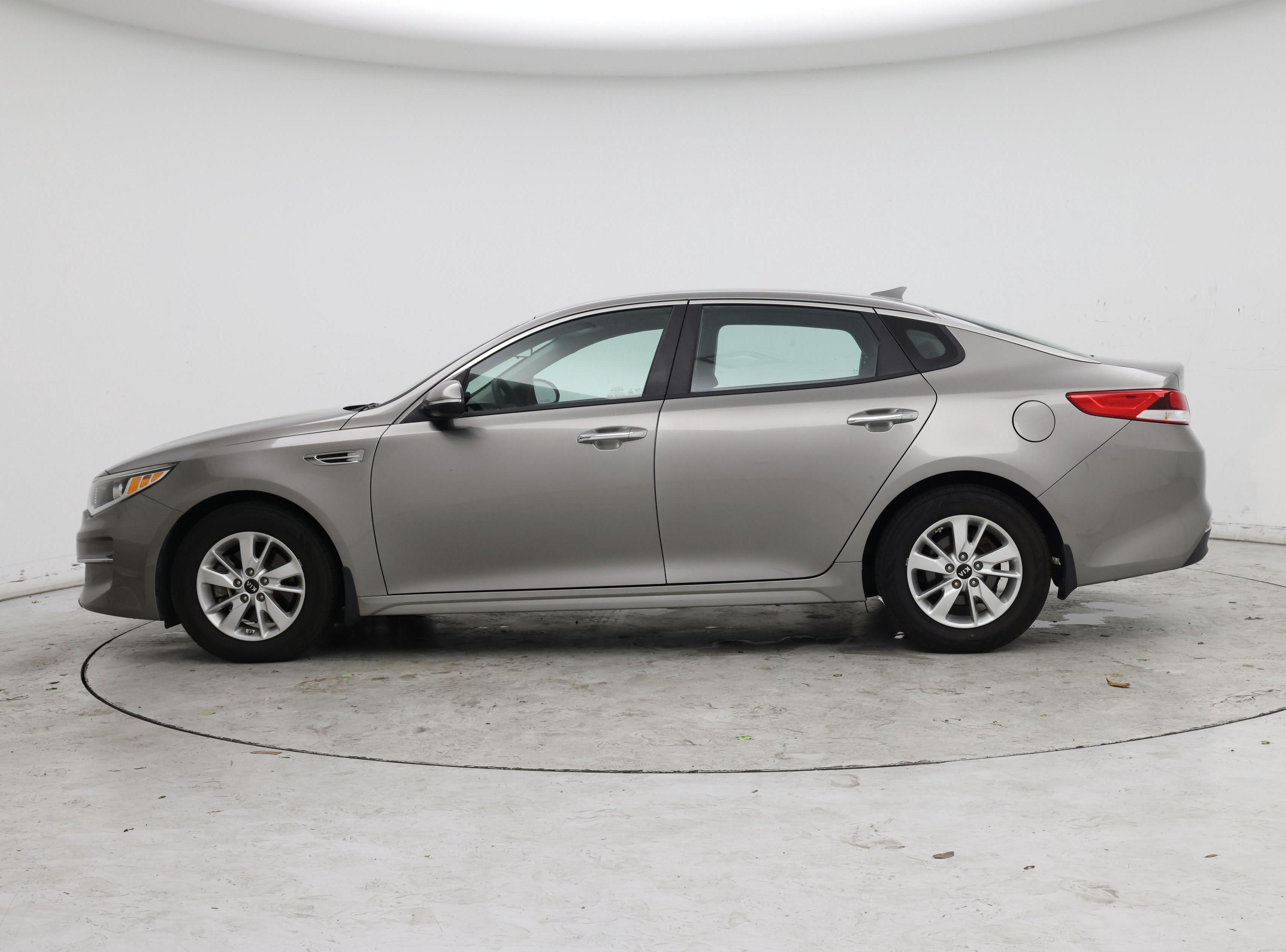Thumbnail: 2016 Kia Optima - 3