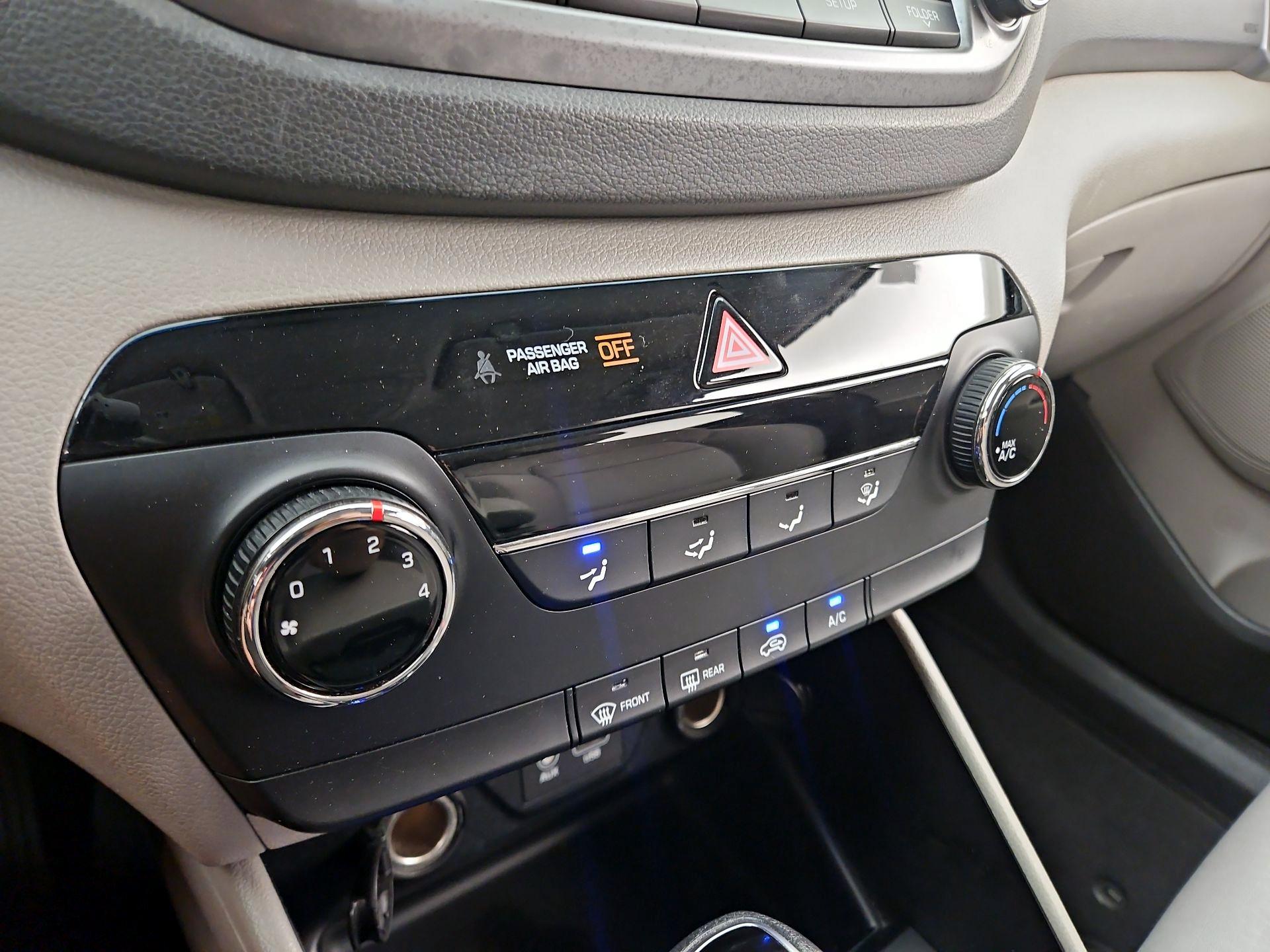 Thumbnail: 2016 Hyundai Tucson - 16