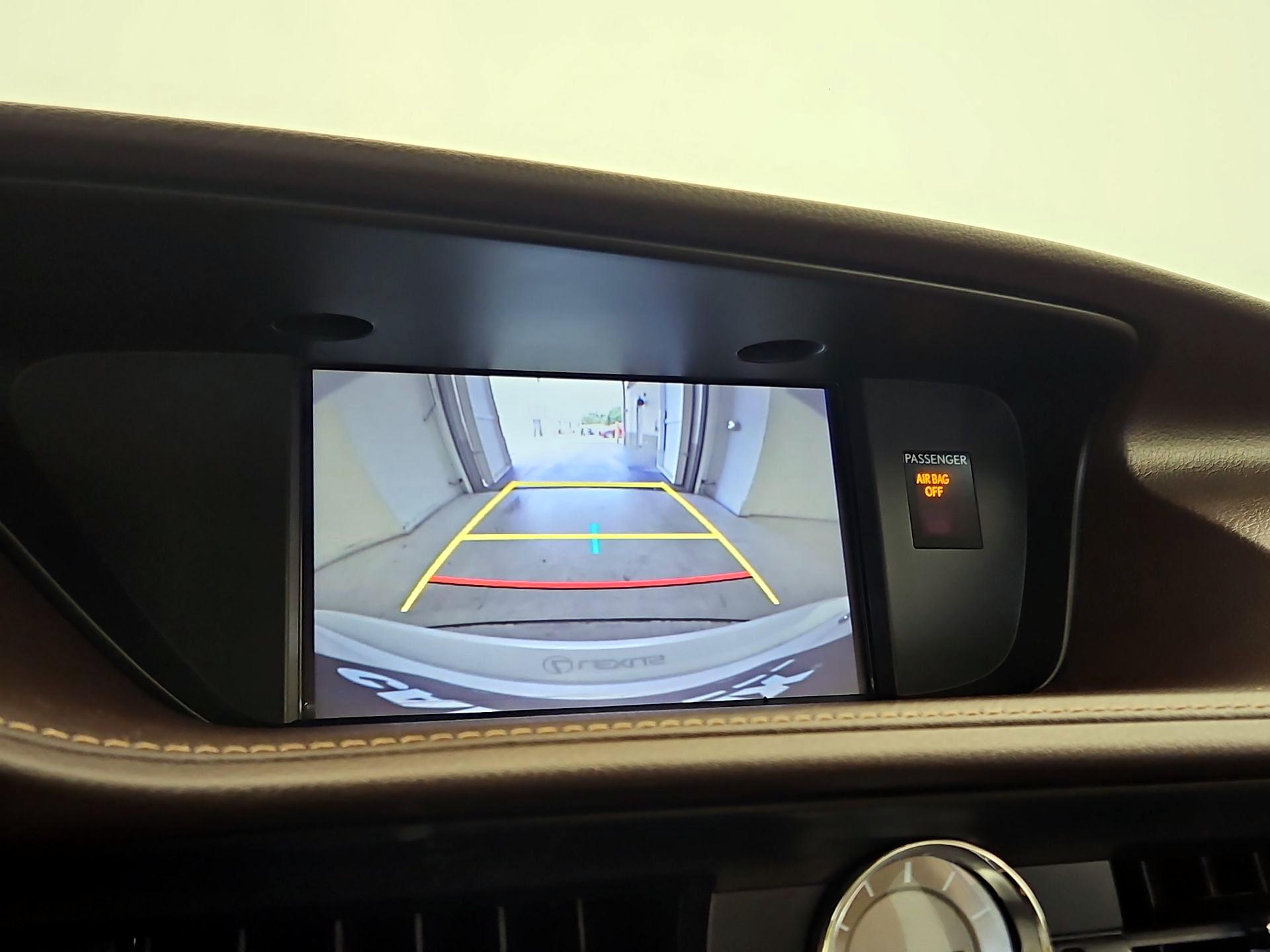 Thumbnail: 2018 Lexus ES - 14