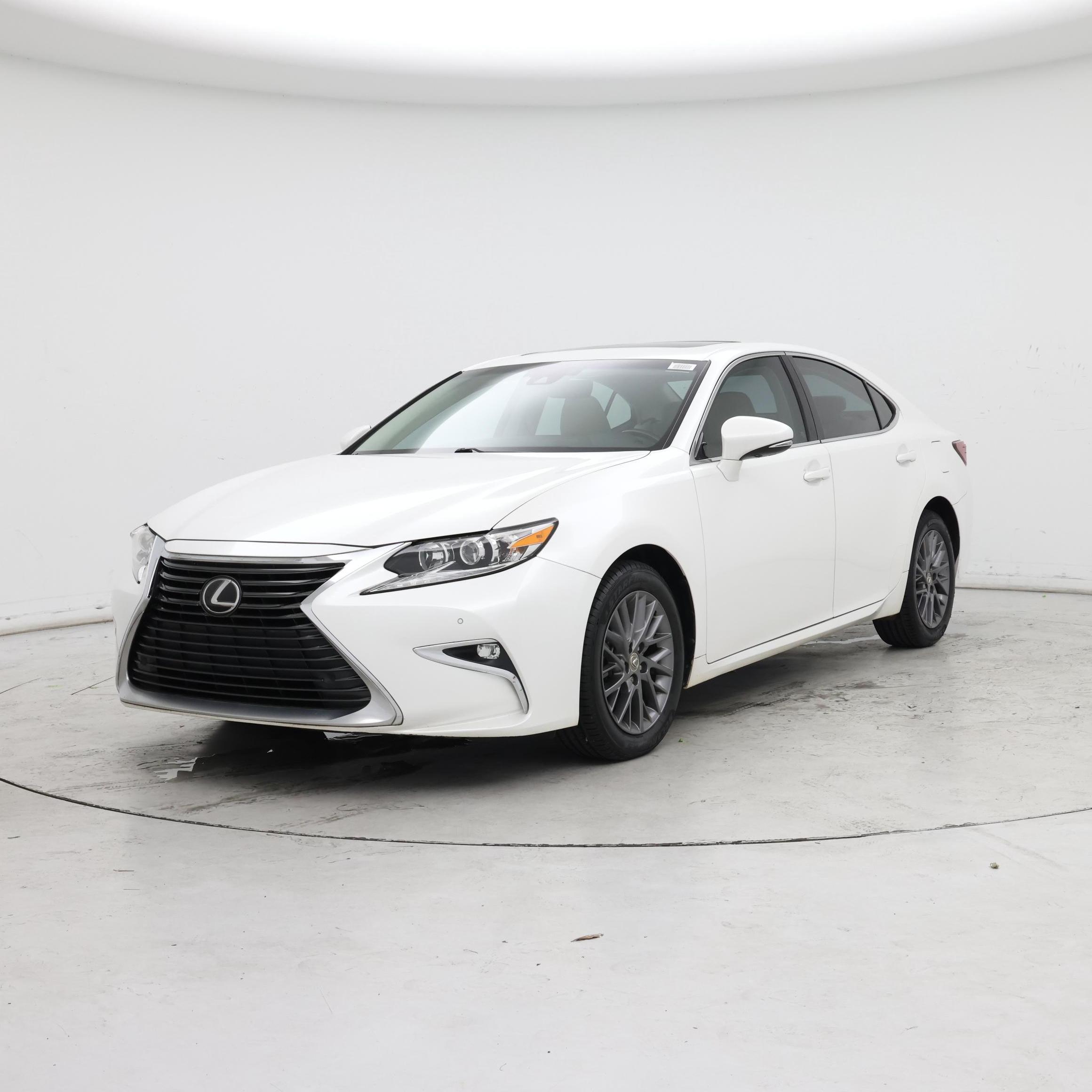 Thumbnail: 2018 Lexus ES - 4