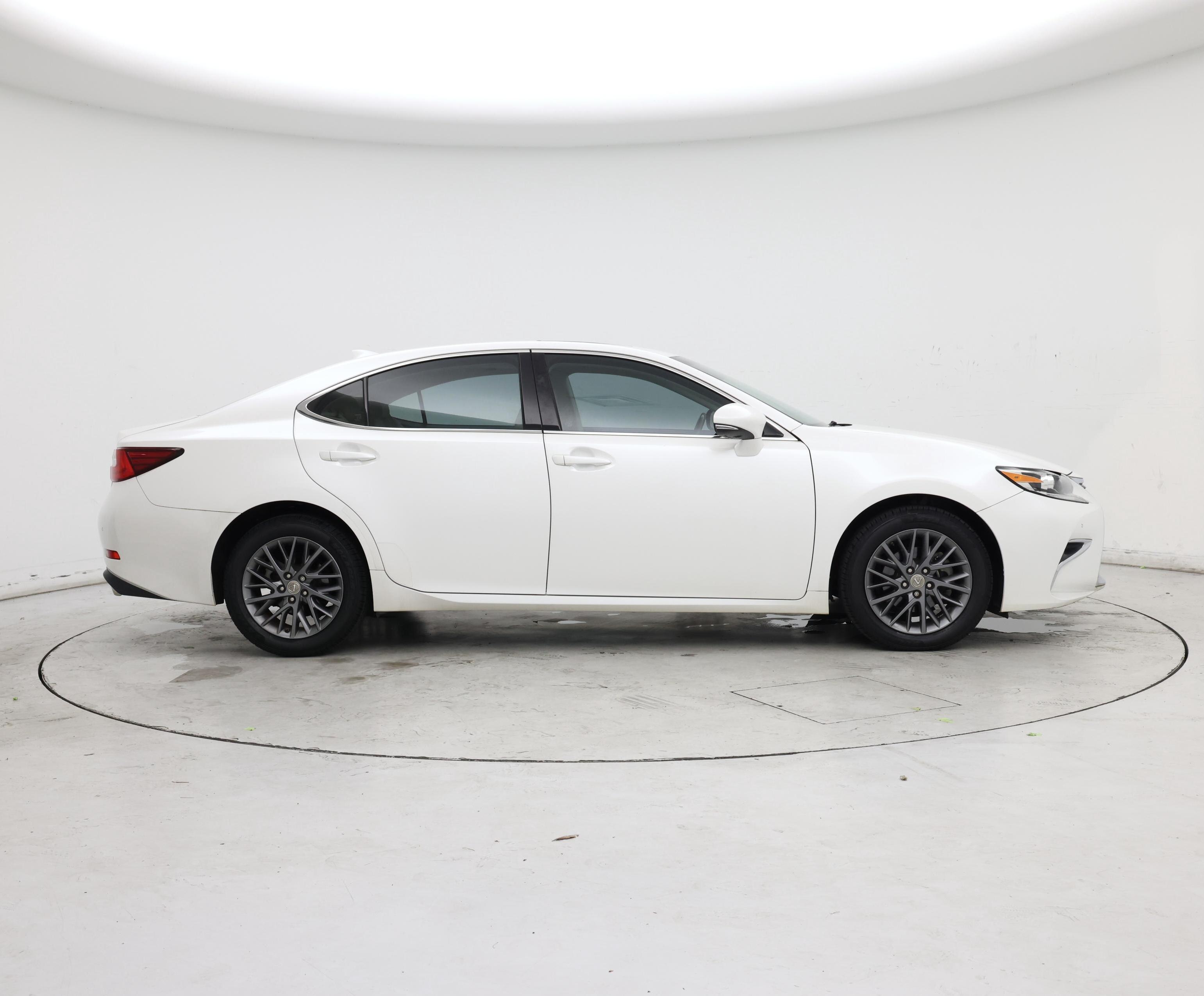 Thumbnail: 2018 Lexus ES - 7