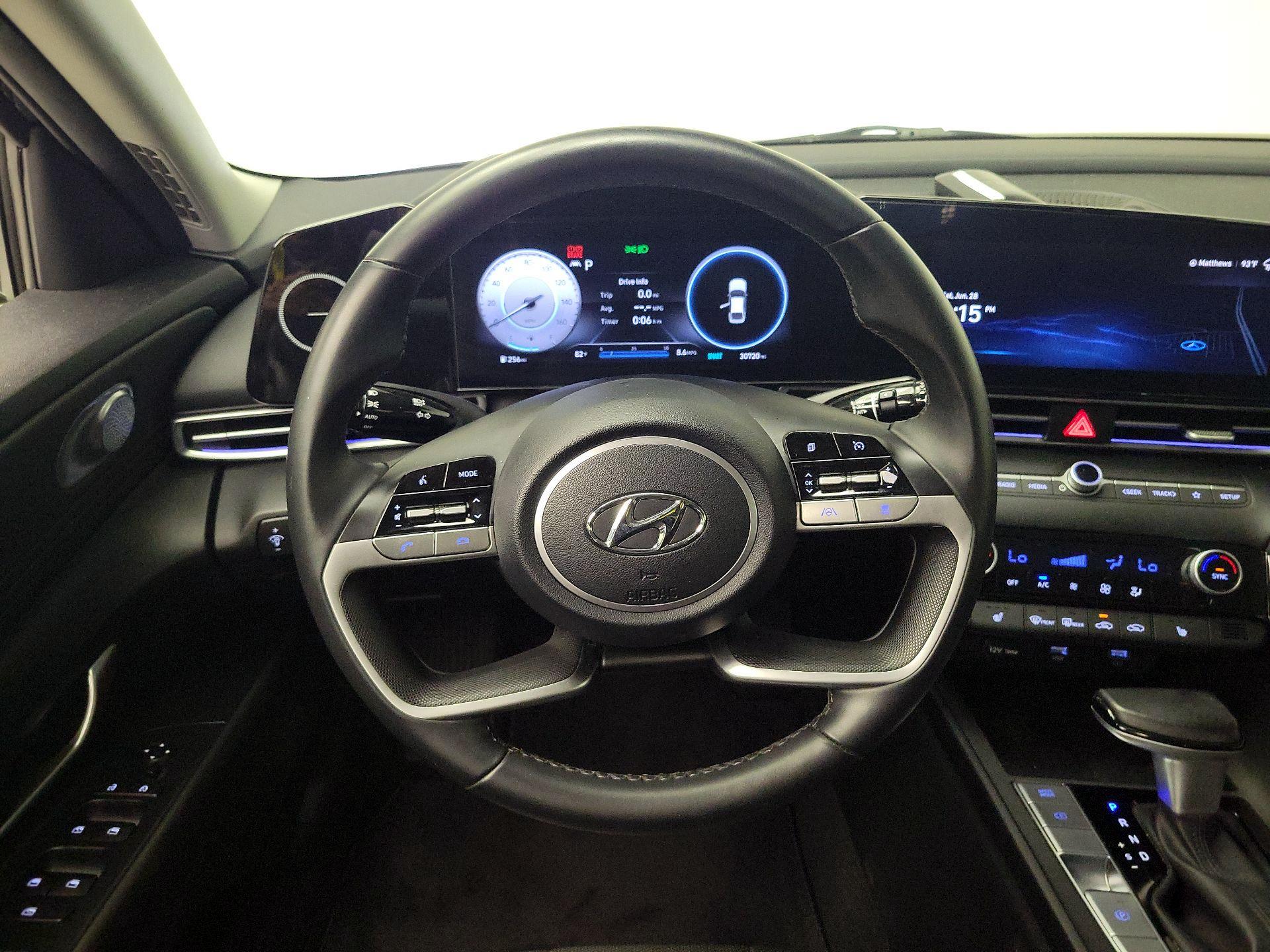 Thumbnail: 2023 Hyundai Elantra - 10
