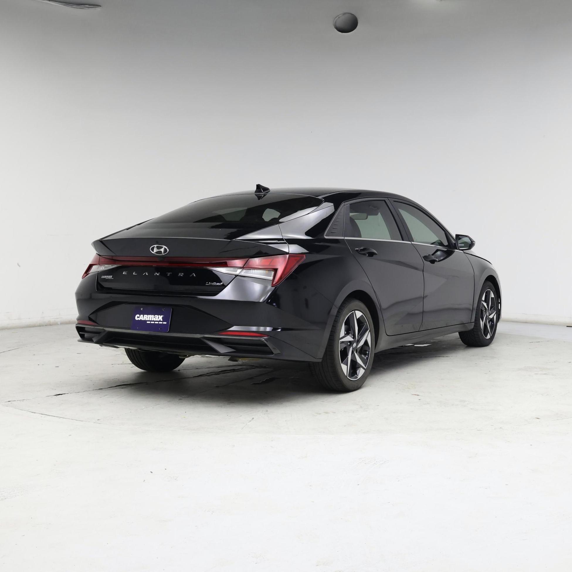 Thumbnail: 2023 Hyundai Elantra - 8