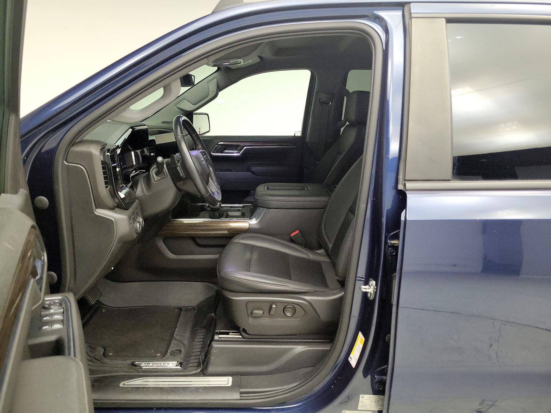 Thumbnail: 2022 Chevrolet Silverado 1500 - 11
