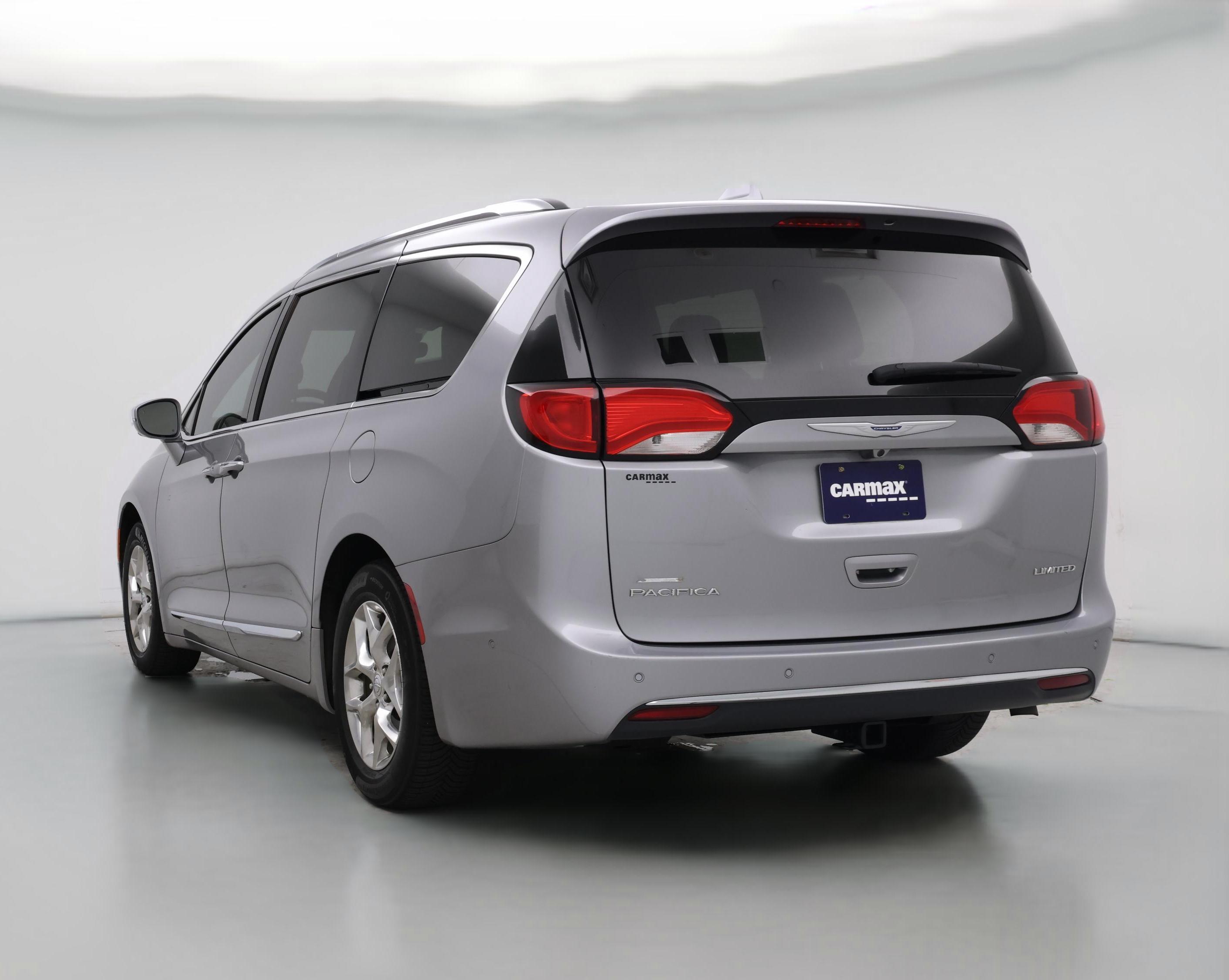 Thumbnail: 2017 Chrysler Pacifica - 1