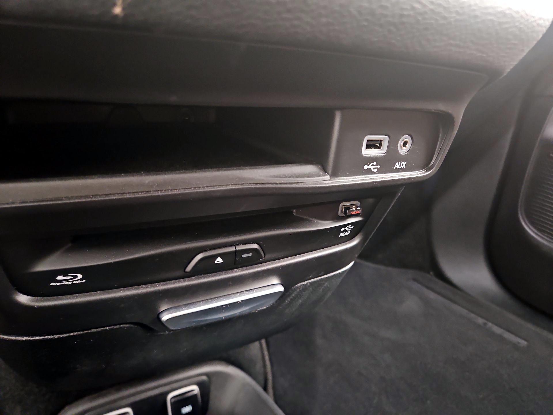 Thumbnail: 2017 Chrysler Pacifica - 18