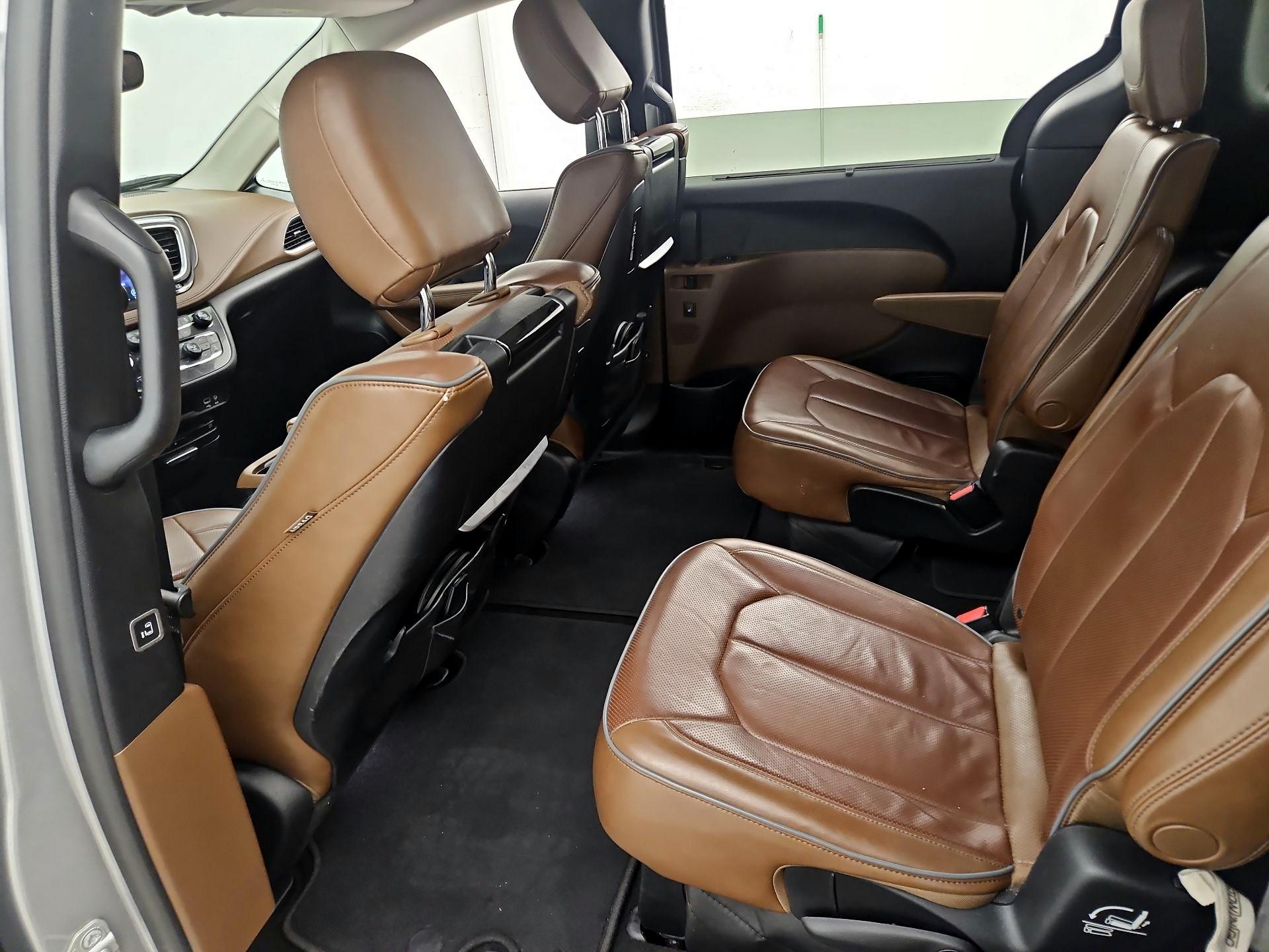 Thumbnail: 2017 Chrysler Pacifica - 19