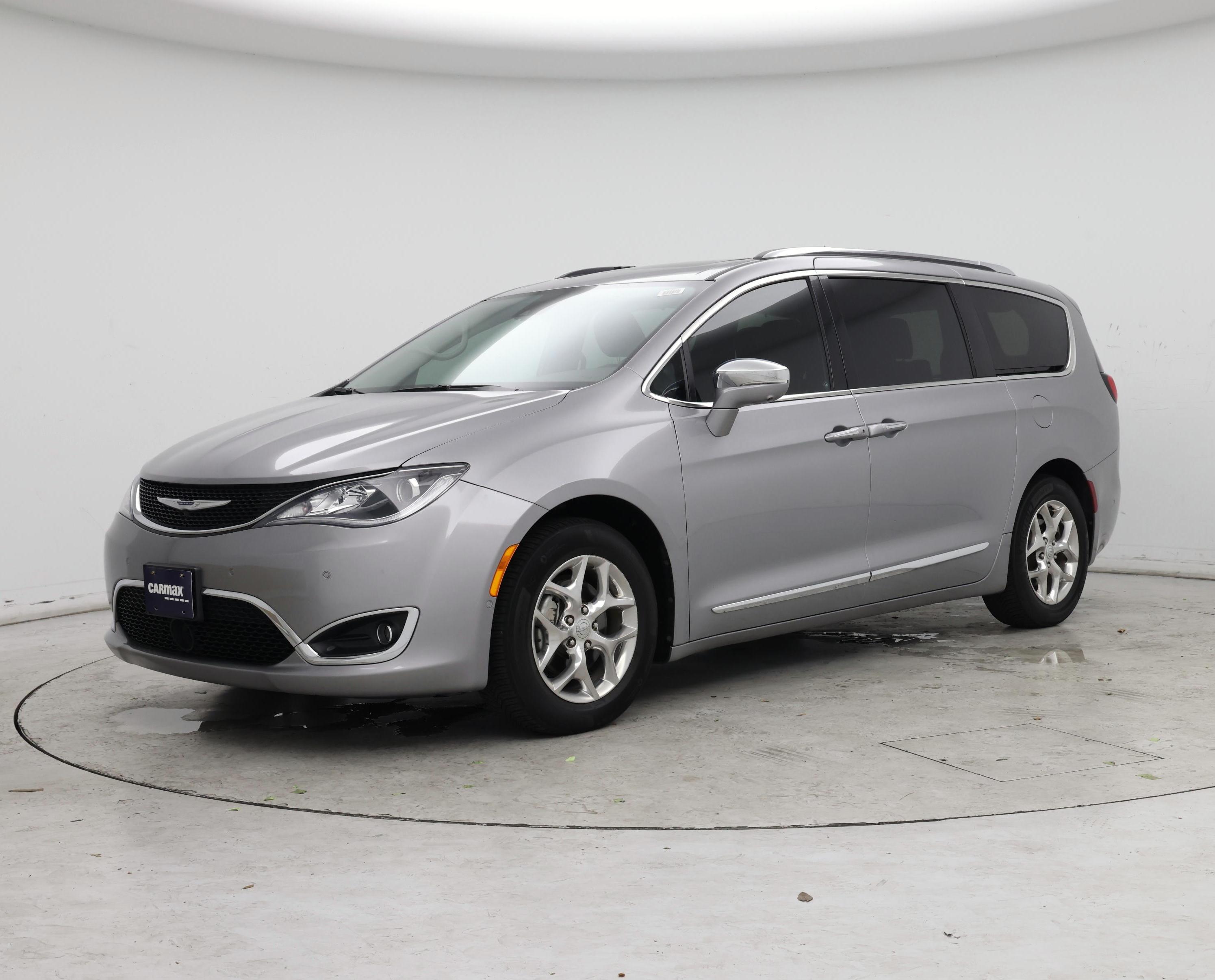 Thumbnail: 2017 Chrysler Pacifica - 8