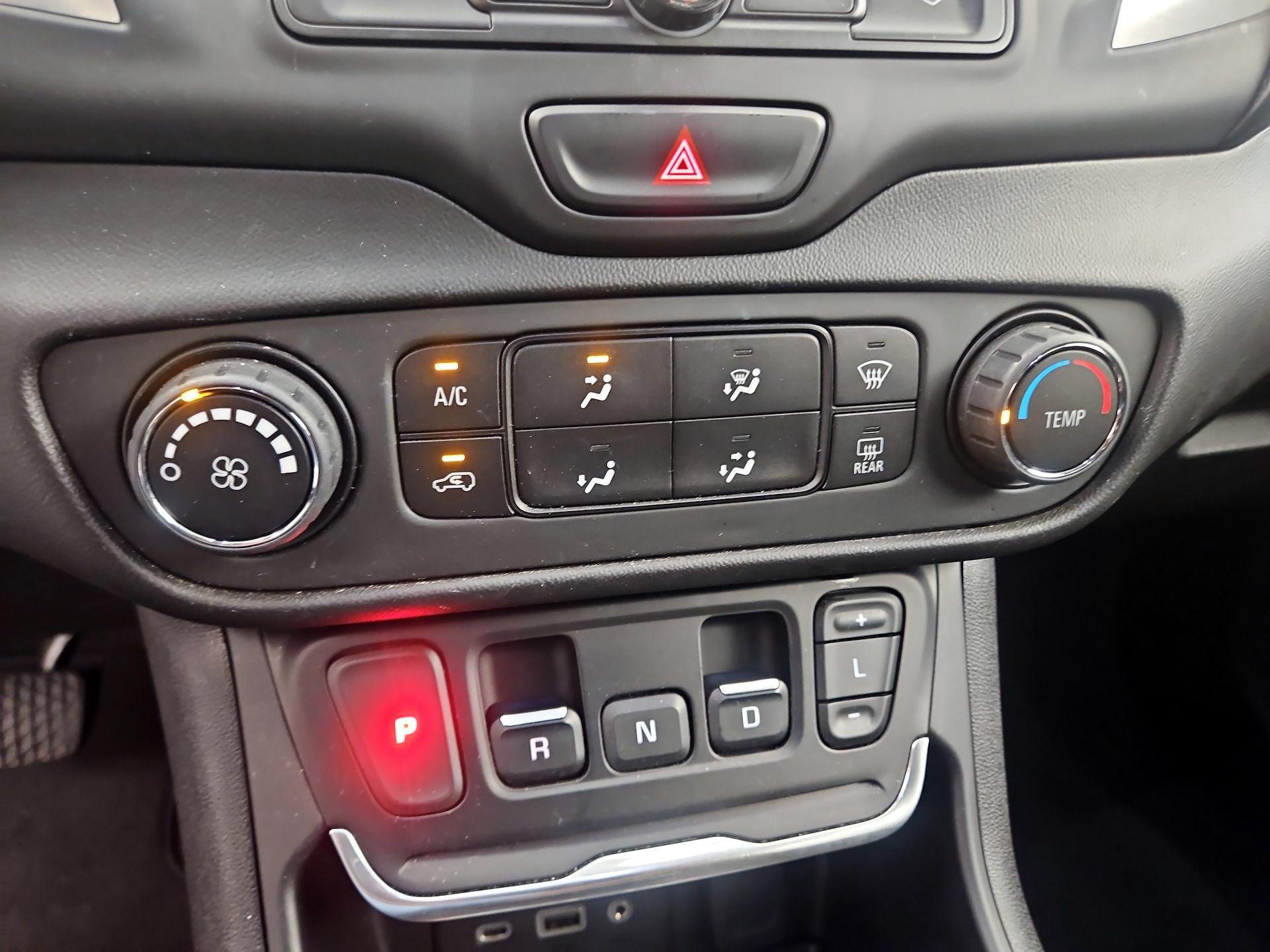Thumbnail: 2020 GMC Terrain - 16