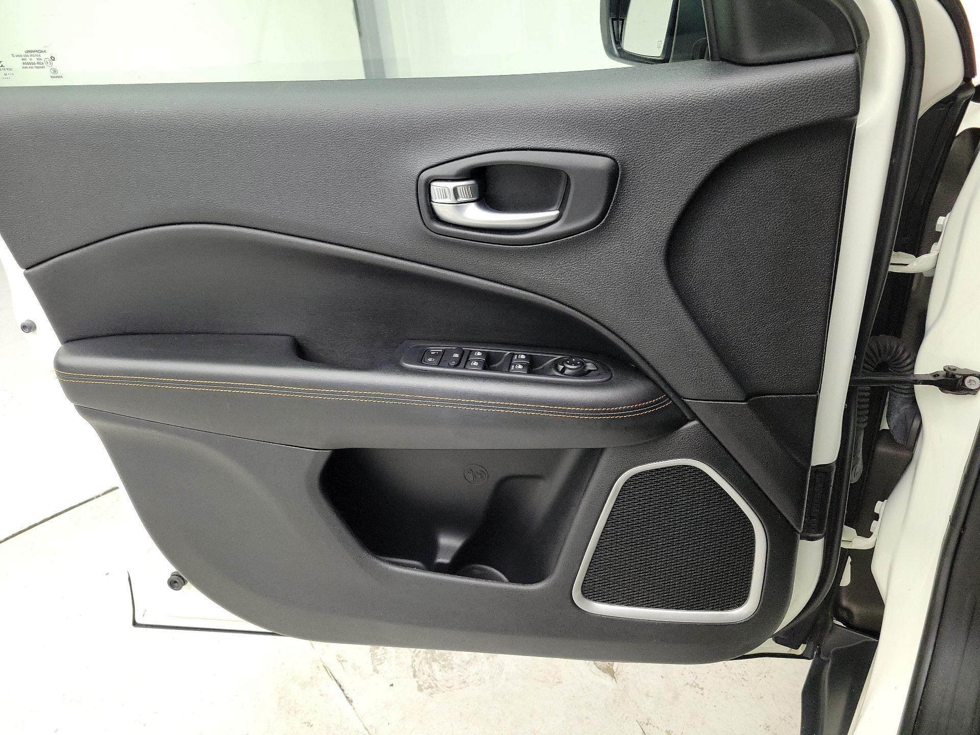 Thumbnail: 2019 Jeep Compass - 12