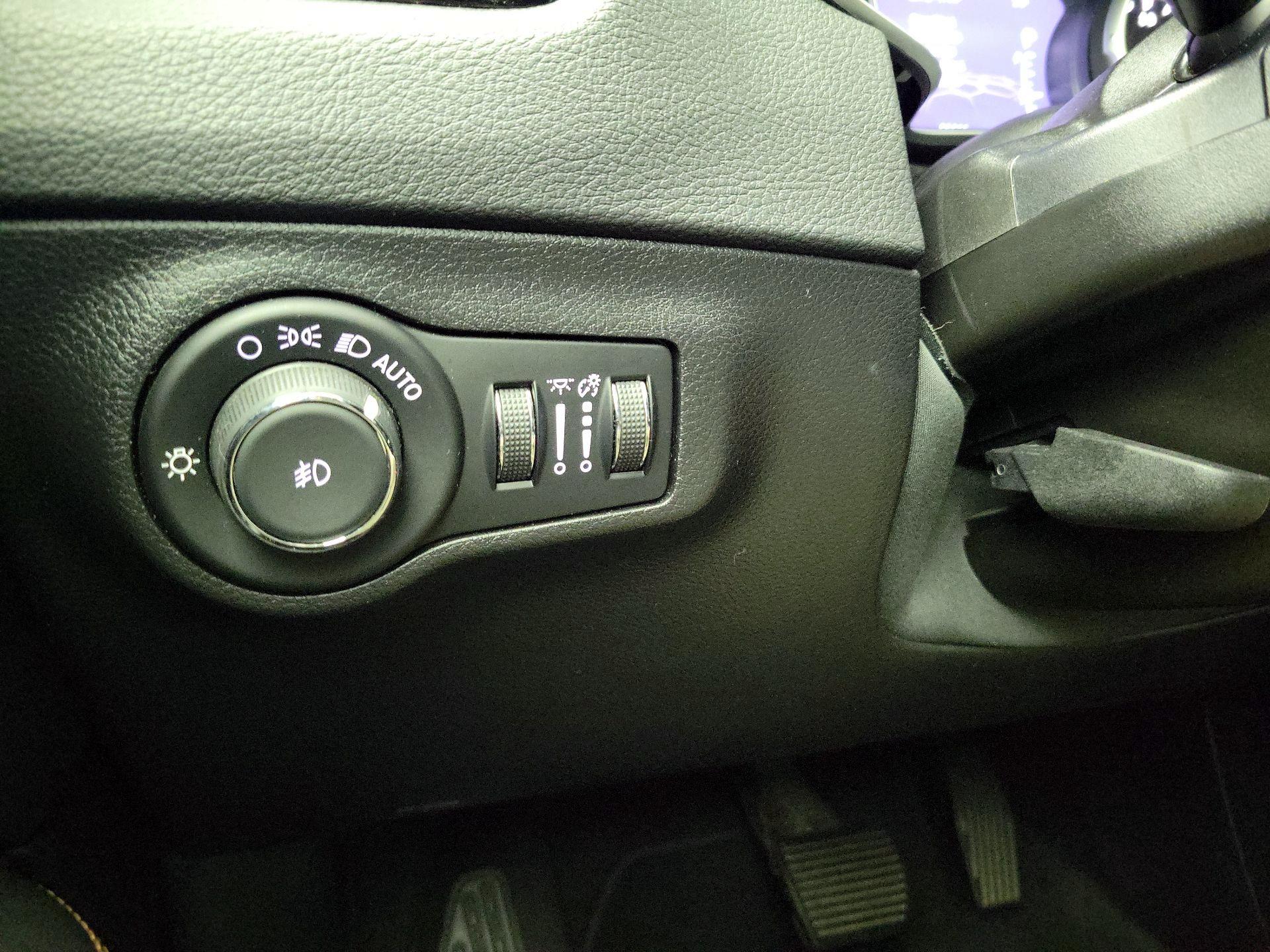 Thumbnail: 2019 Jeep Compass - 13