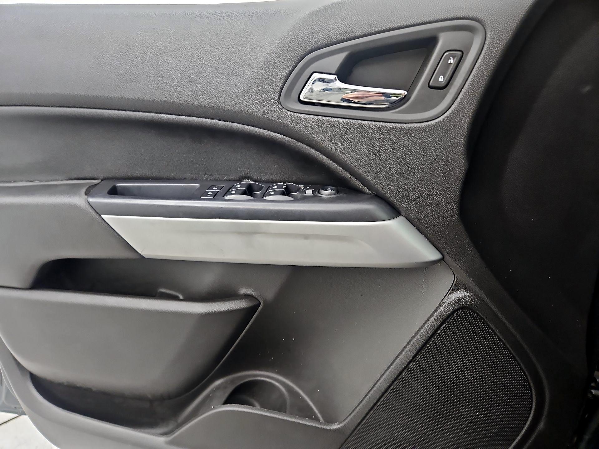 Thumbnail: 2015 Chevrolet Colorado - 12