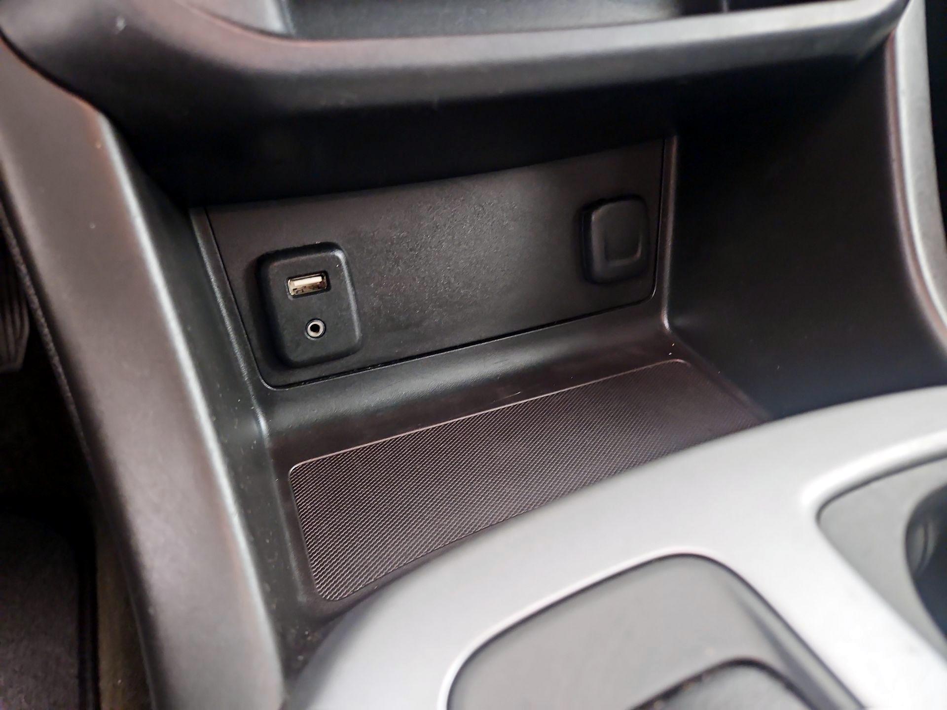 Thumbnail: 2015 Chevrolet Colorado - 18
