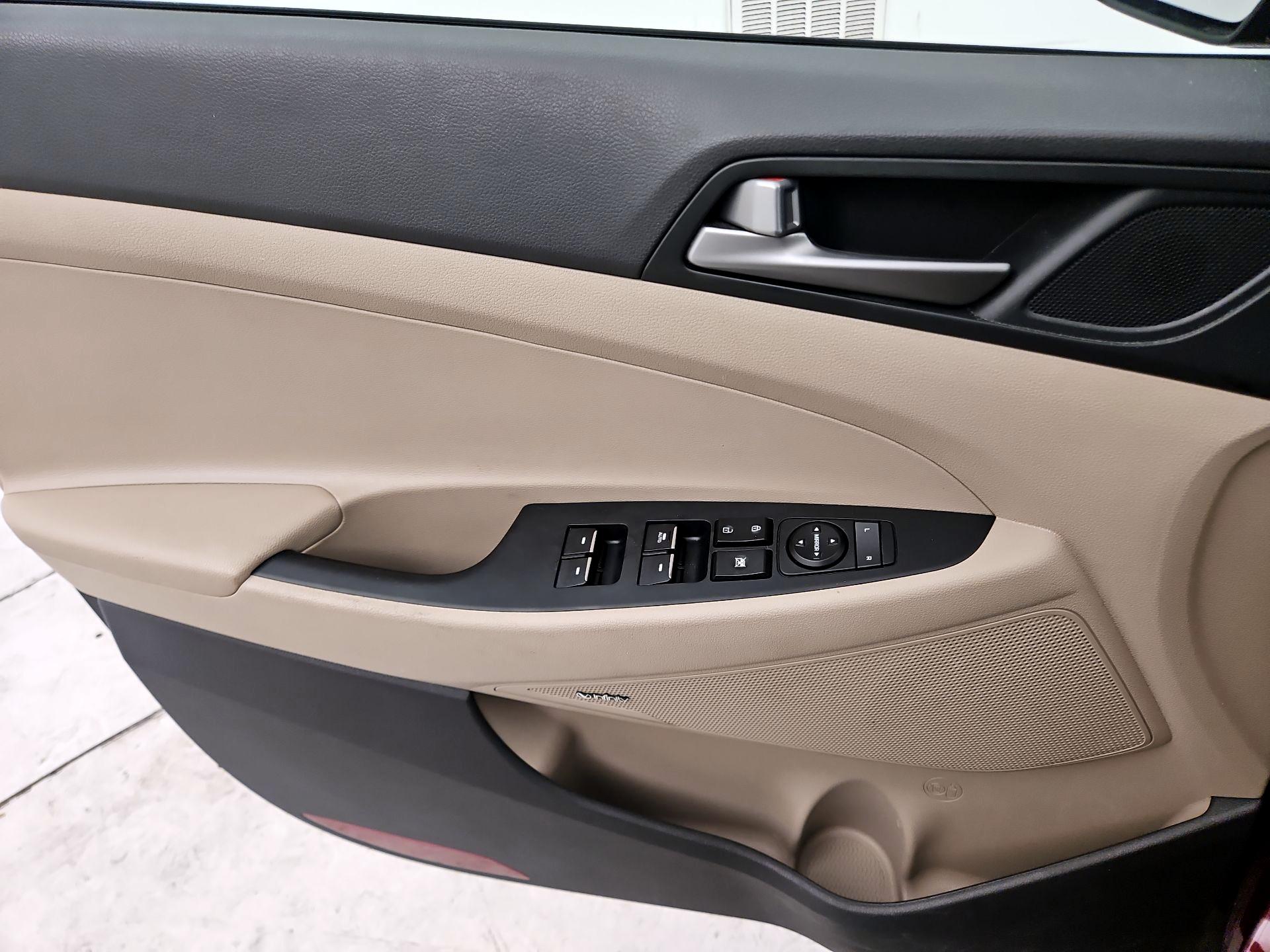 Thumbnail: 2017 Hyundai Tucson - 12