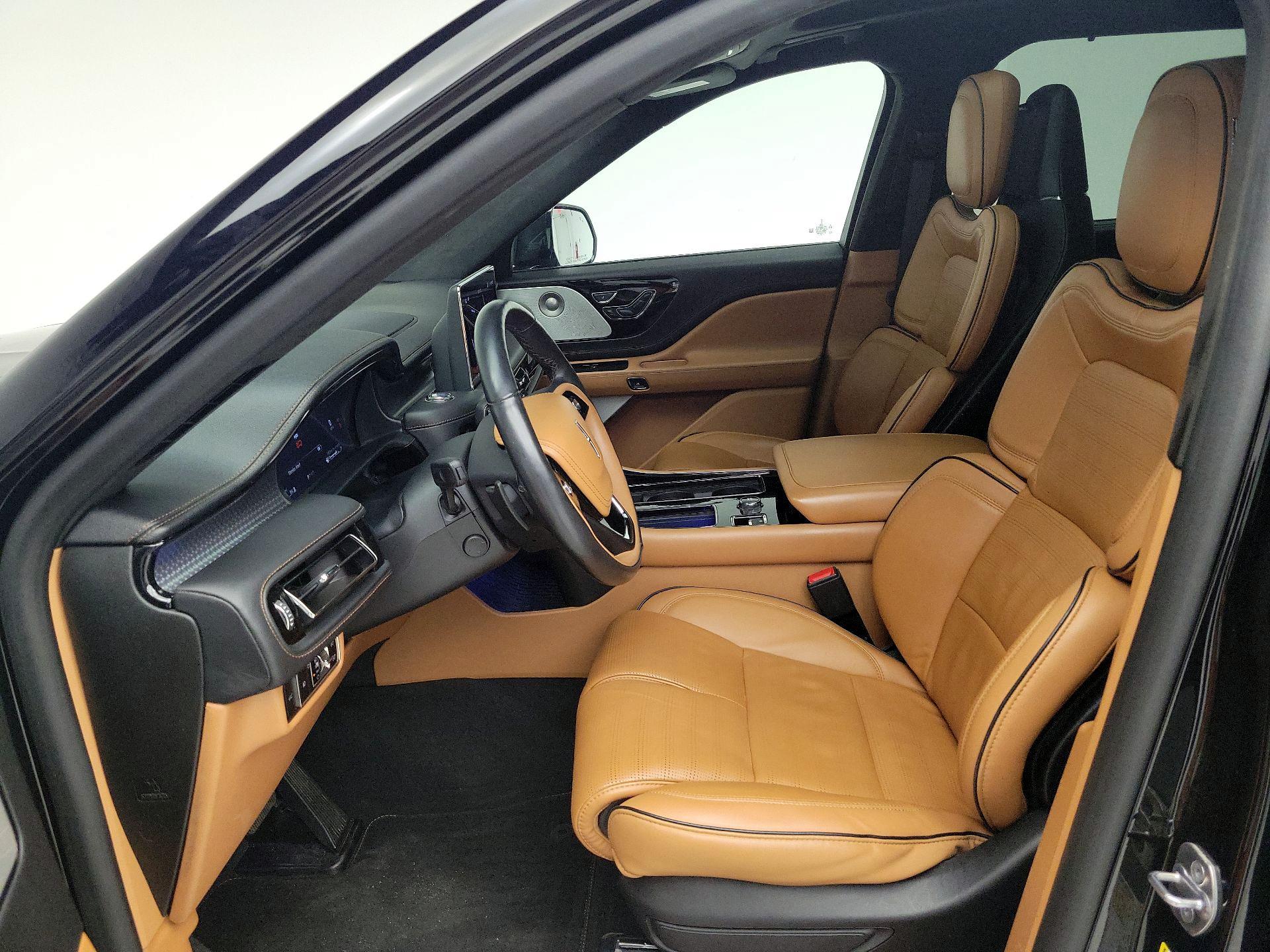 Thumbnail: 2023 Lincoln Aviator - 11