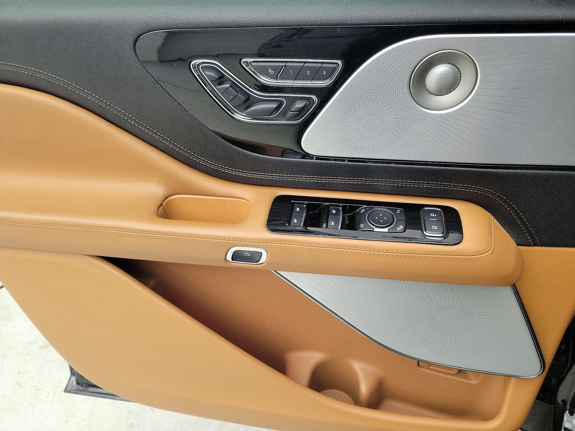 Thumbnail: 2023 Lincoln Aviator - 12