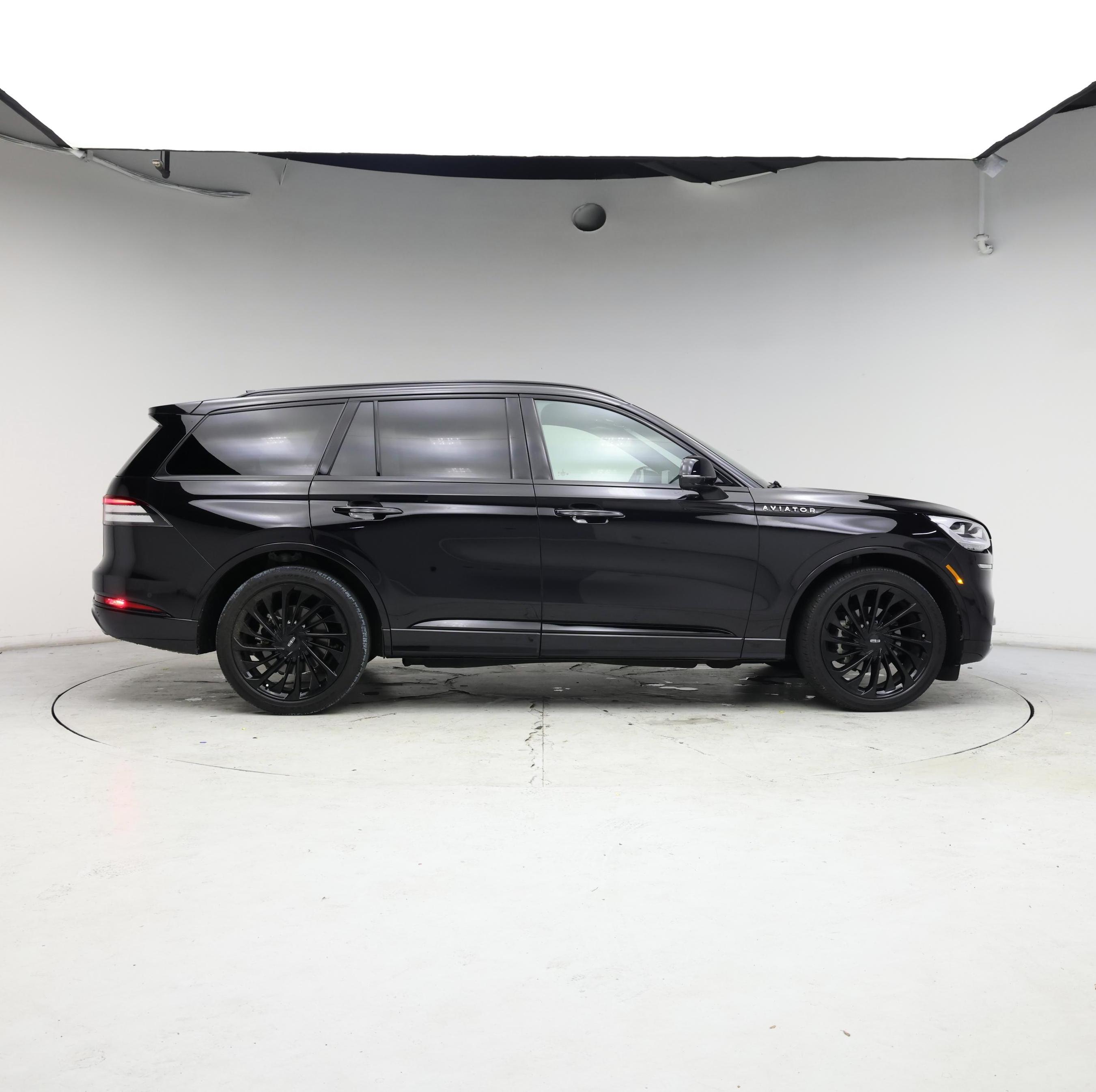 Thumbnail: 2023 Lincoln Aviator - 7