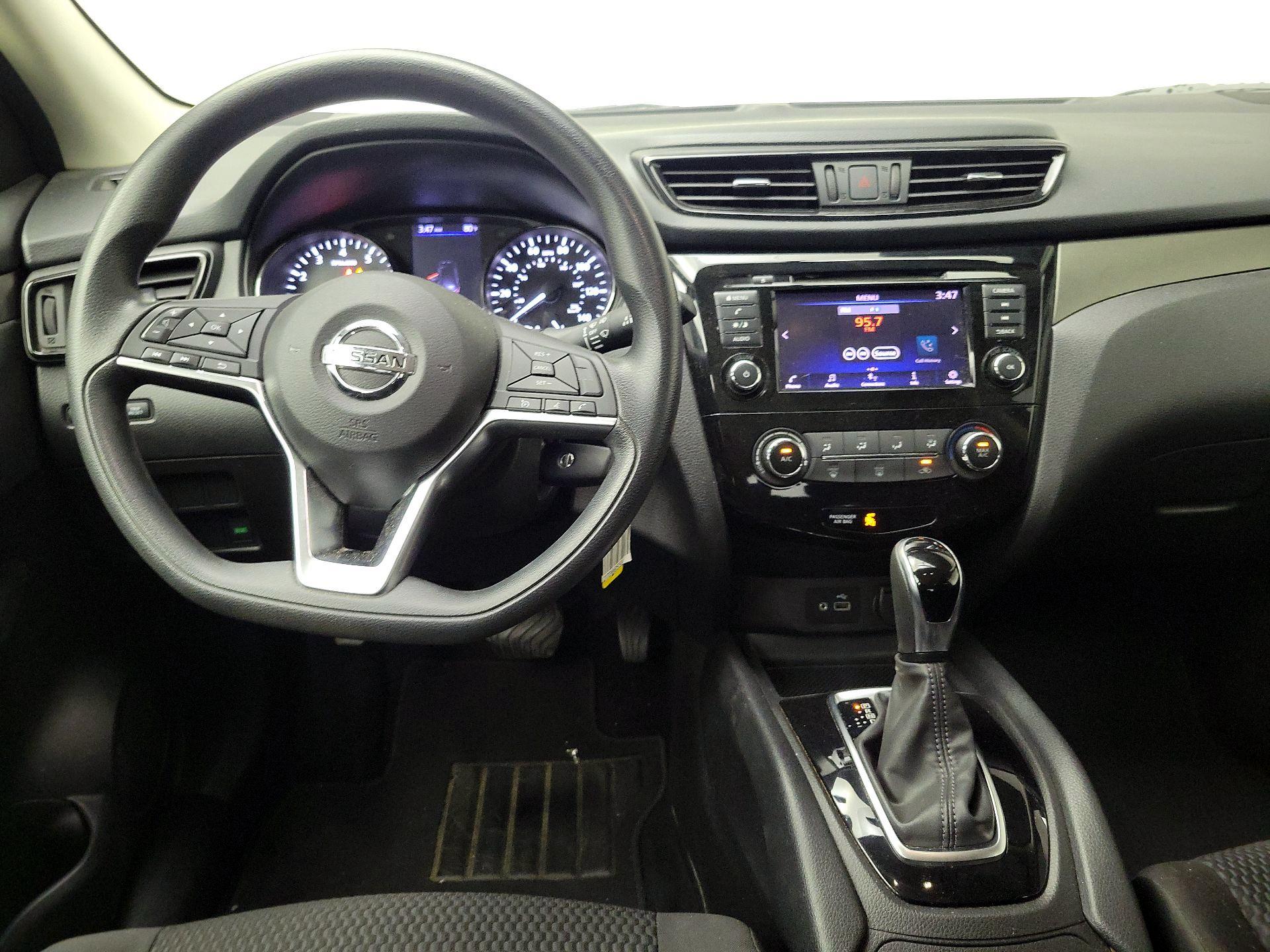 Thumbnail: 2019 Nissan Rogue Sport - 10